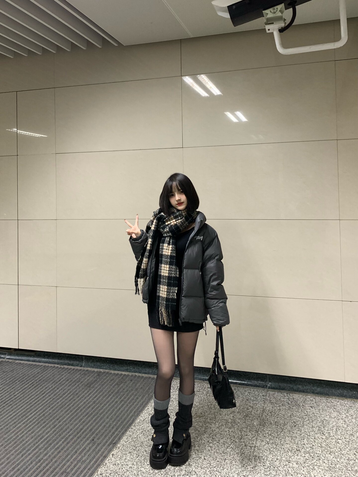 小野和子冬季黑丝光腿神器 加绒双层设计保暖不臃肿 替换装方便实用