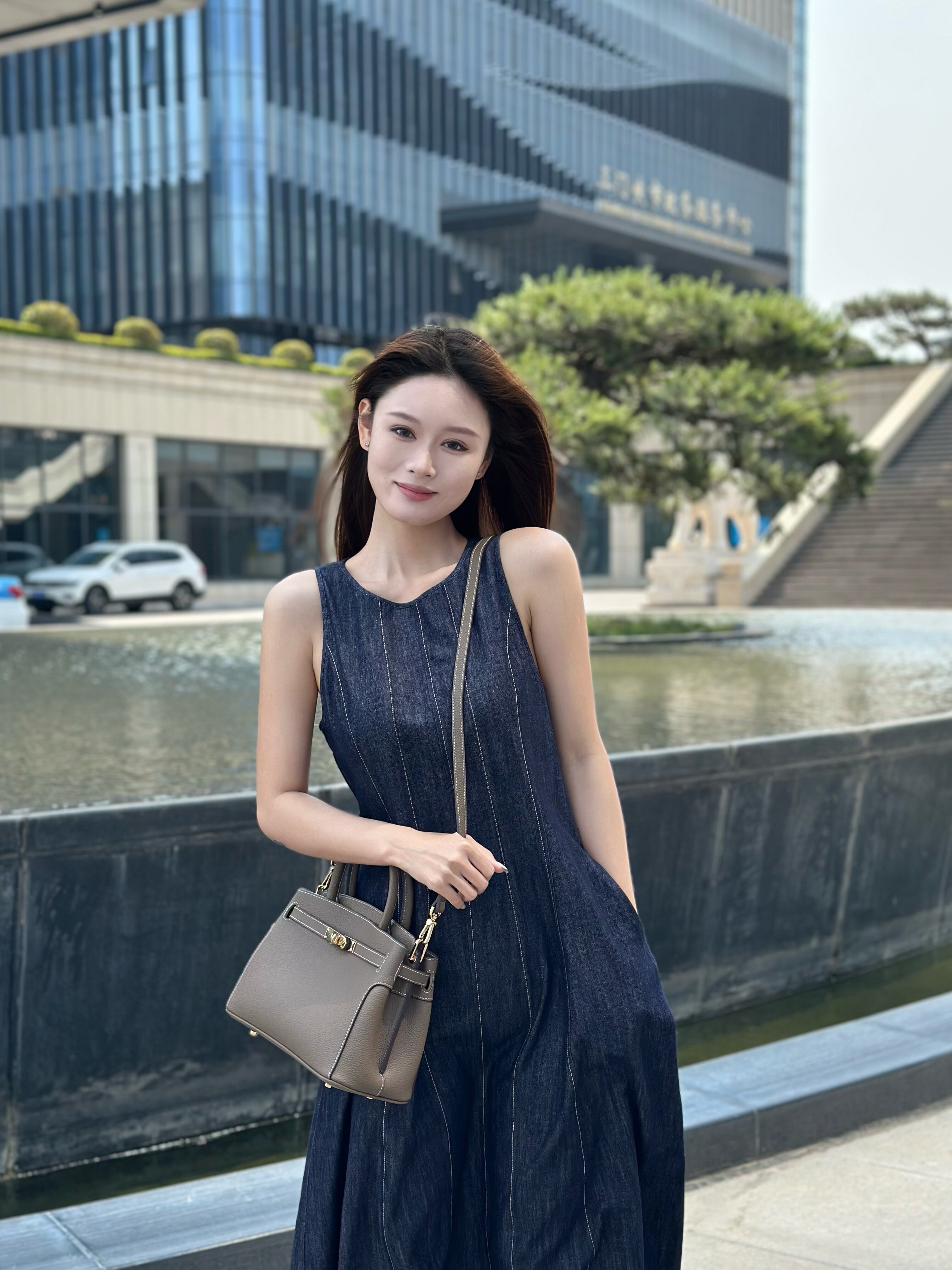 百丽鎏金岁月凯莉包 质感牛皮高级耐磨 大容量通勤 妈妈包婚包两用