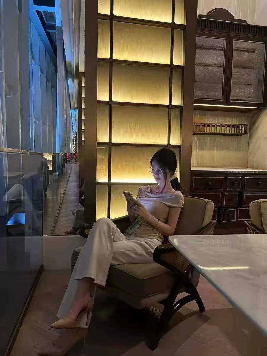 达芙妮夏季法式裸色高跟鞋 尖头细跟拉长比例 婚鞋通勤两相宜 气质百搭