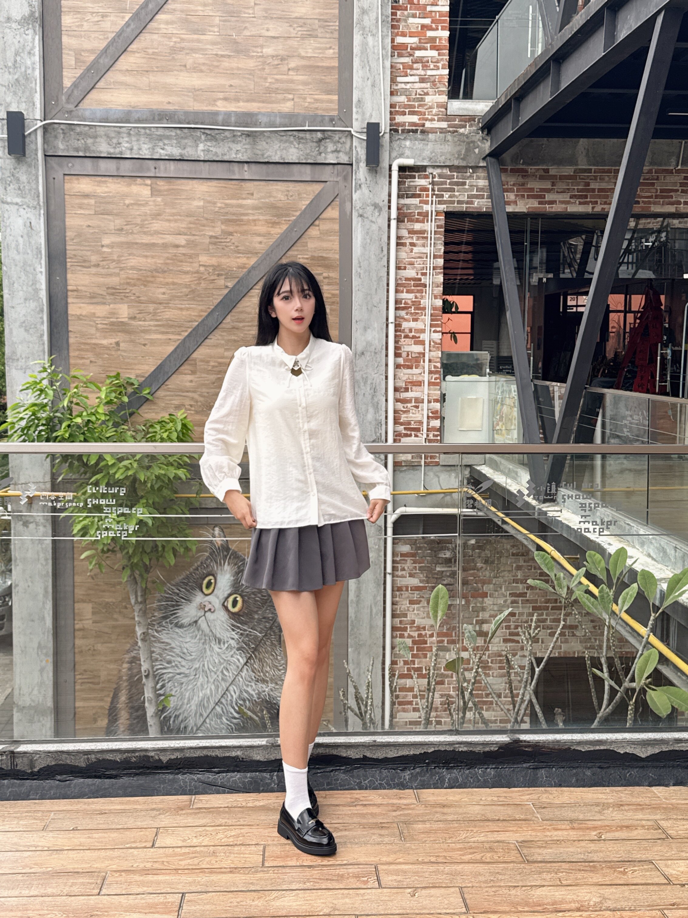 宋佳同款百丽海鸥乐福鞋2.0：厚底真皮的英伦飒爽美学