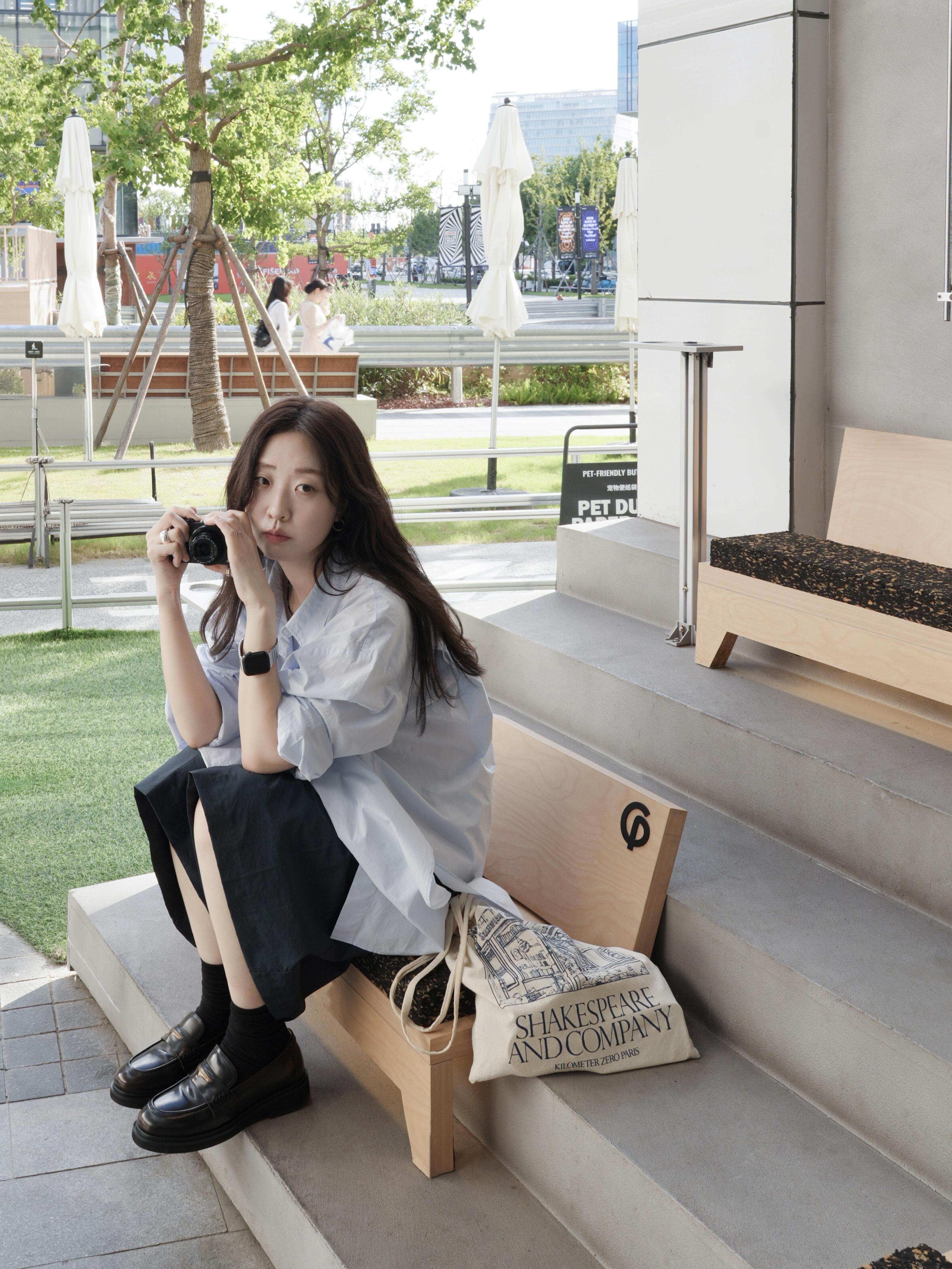 宋佳同款百丽海鸥乐福鞋2.0：厚底真皮的英伦飒爽美学