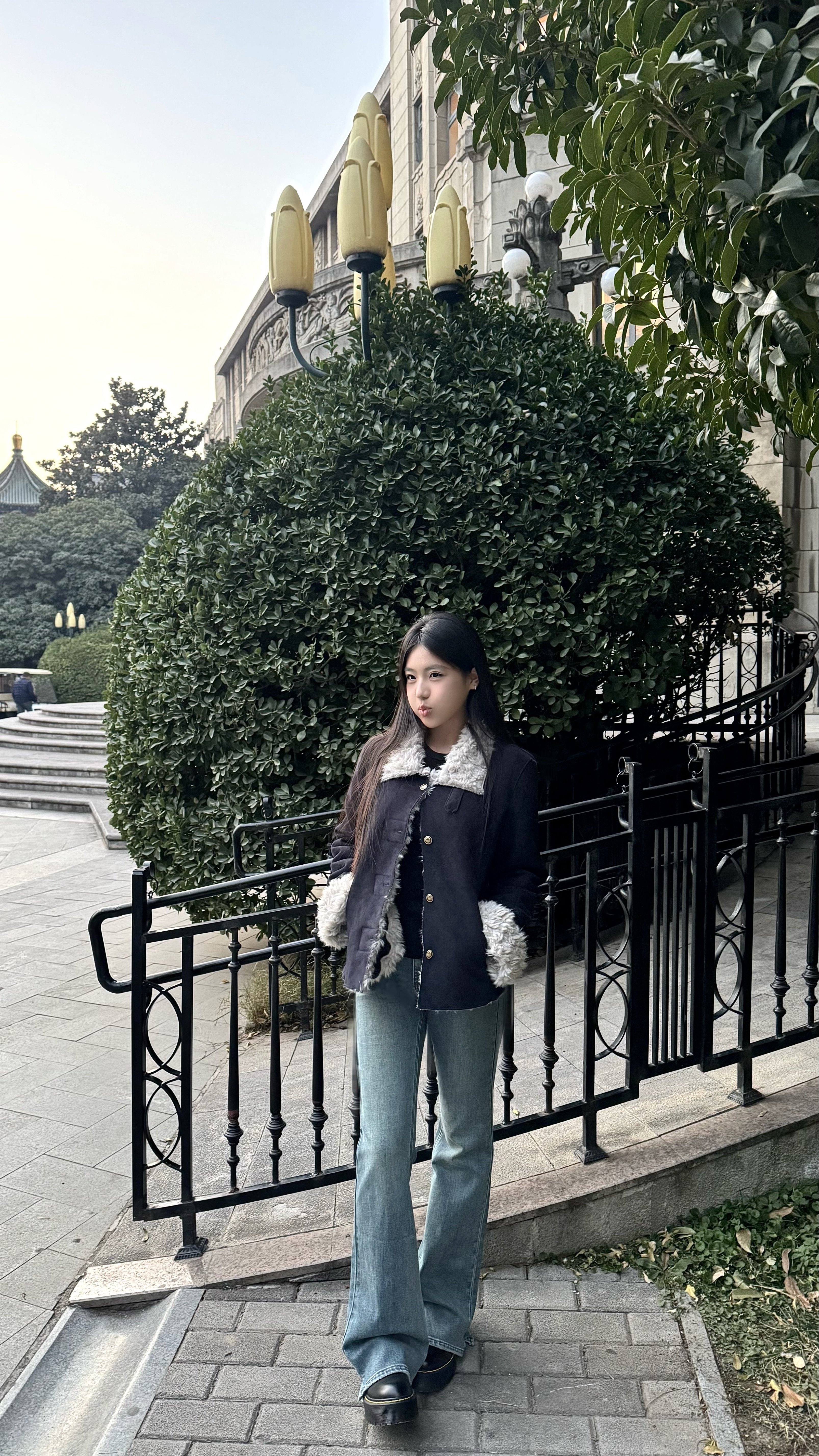 ABWLR秋冬复古微喇牛仔裤:高腰马蹄的显腿长神裤