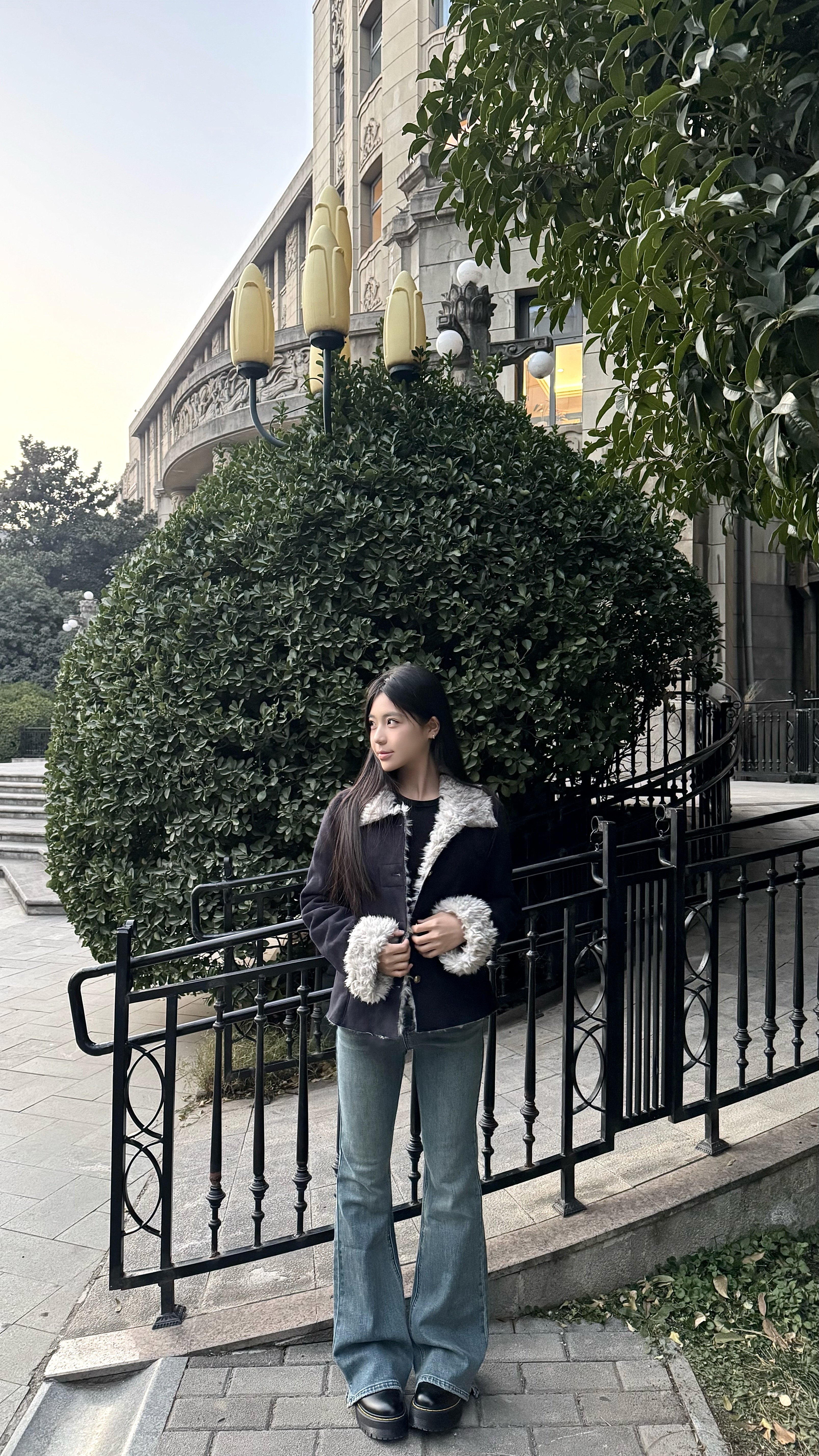 ABWLR秋冬复古微喇牛仔裤:高腰马蹄的显腿长神裤