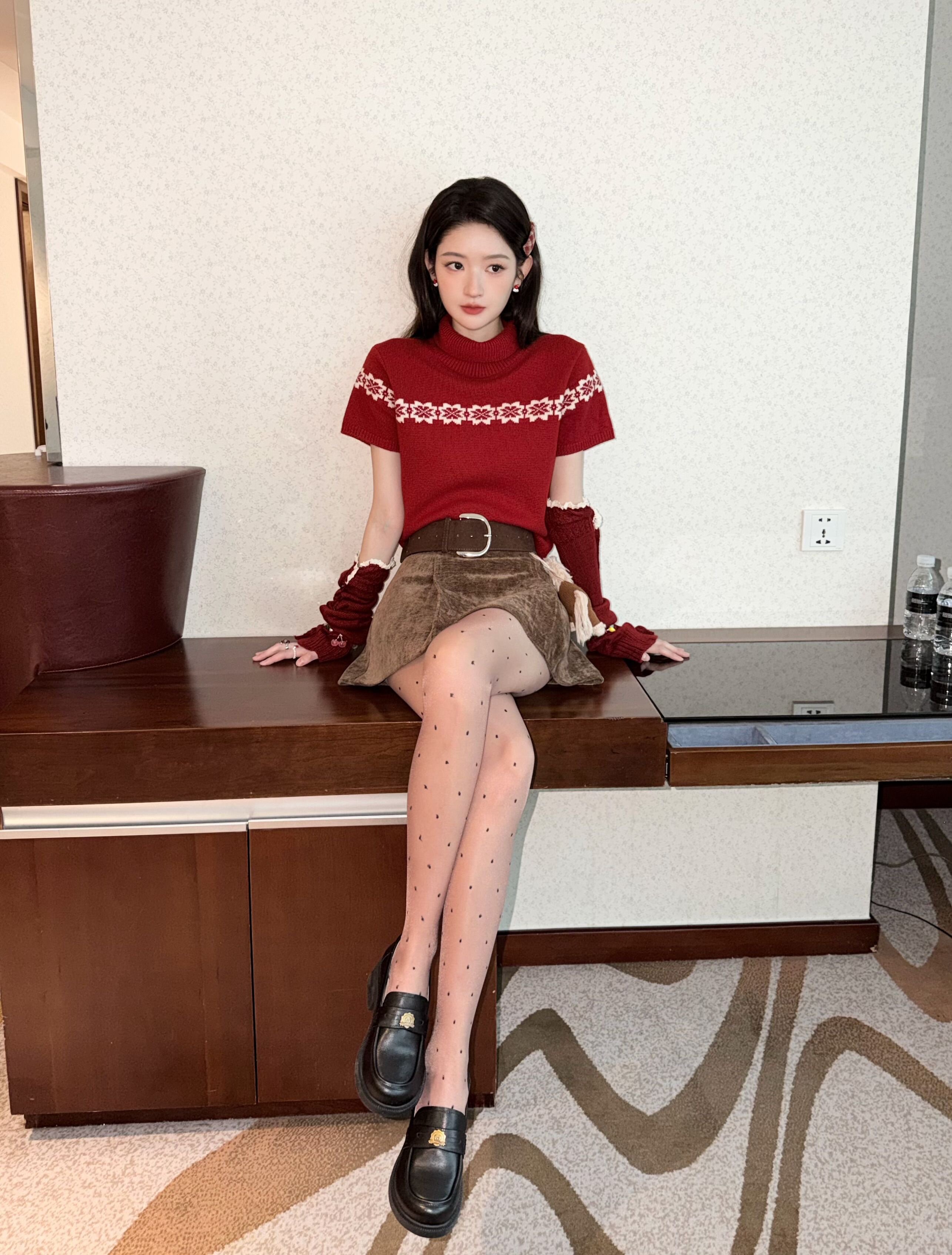 天美意teenmix王玉雯同款金色徽章常青藤乐福鞋：厚底真皮的学院复古美学