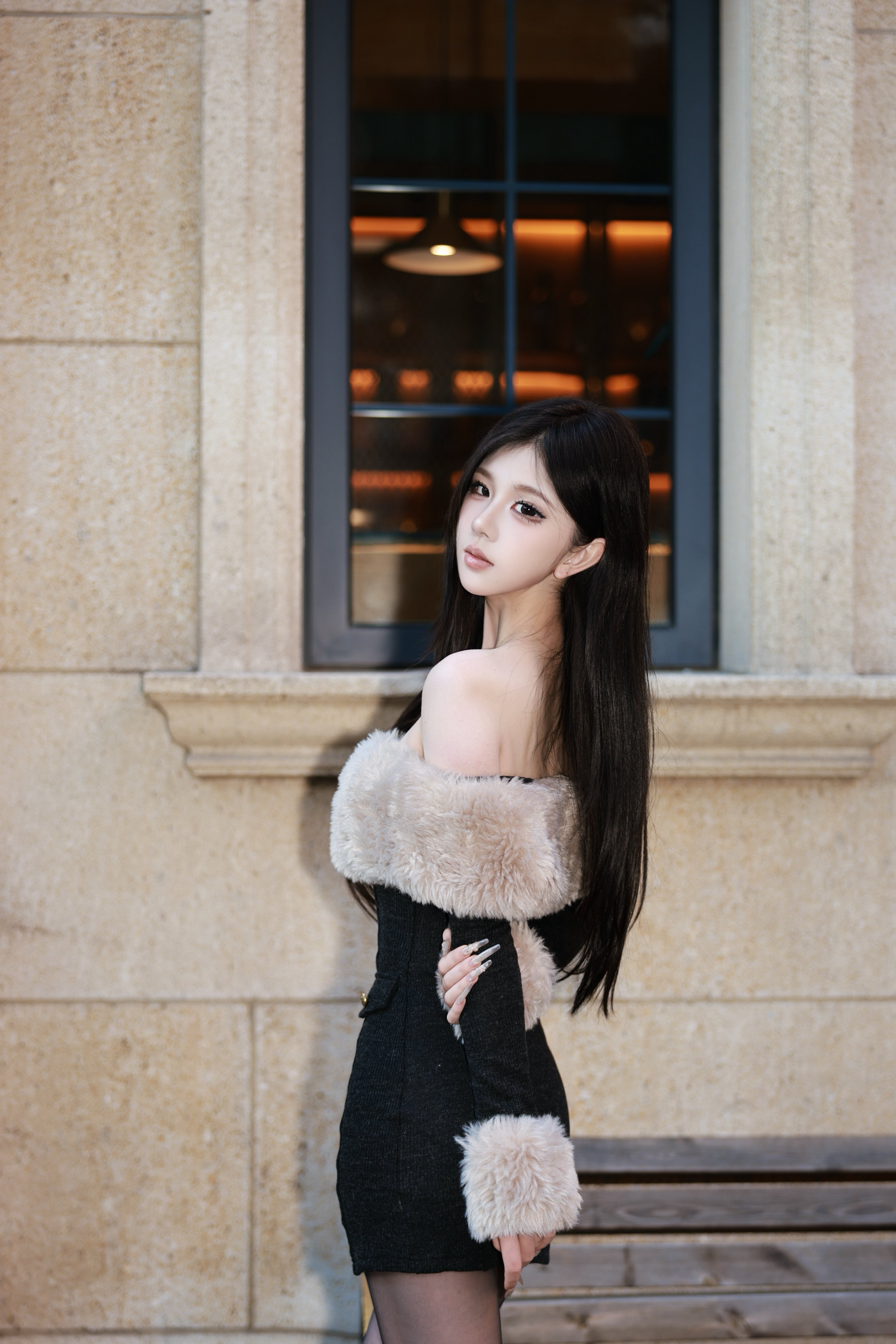 CYNR原创设计富家千金性感毛领一字肩连衣裙修身显瘦包臀针织短裙