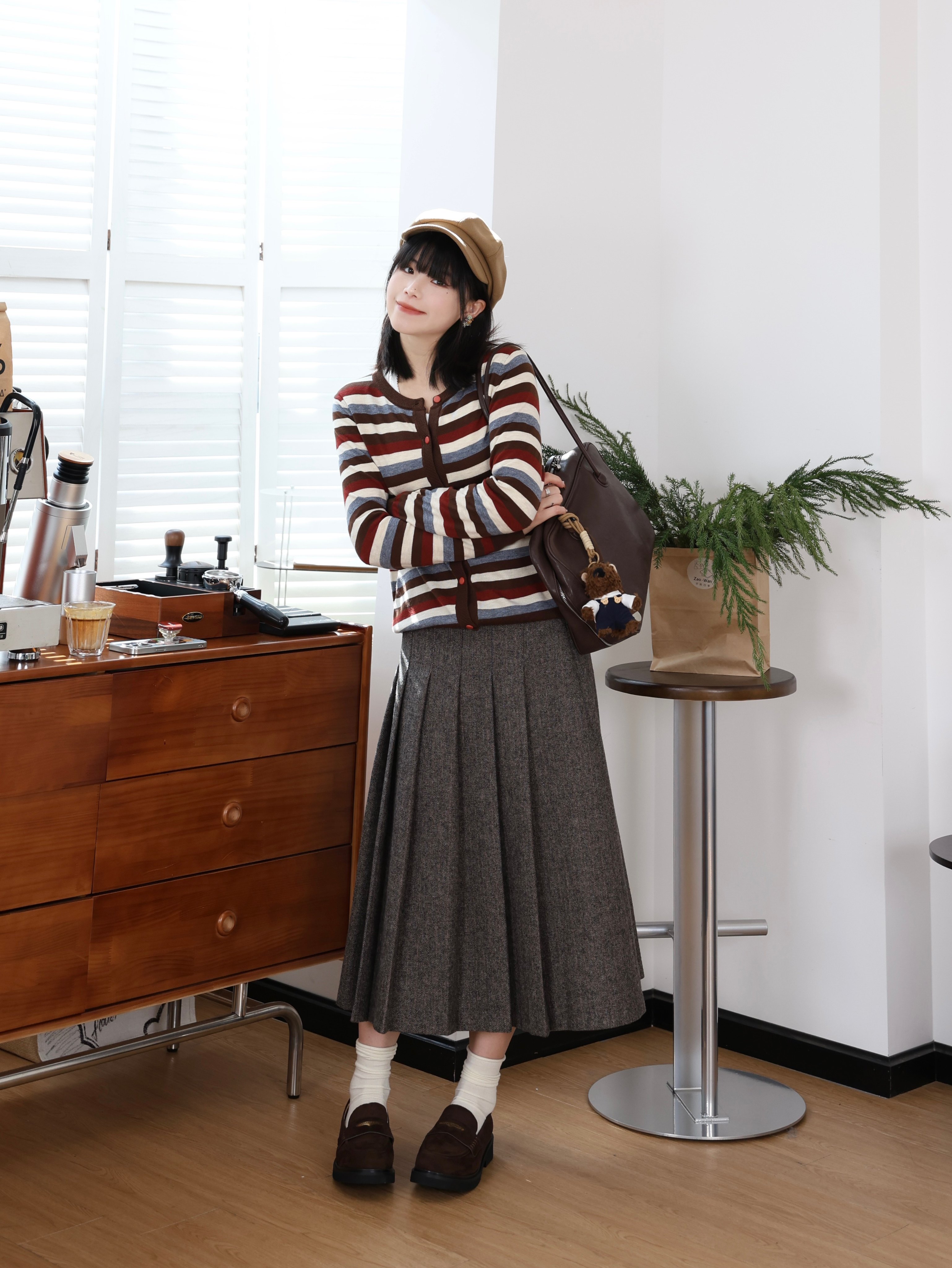 宋佳同款百丽海鸥乐福鞋2.0：厚底真皮的英伦飒爽美学