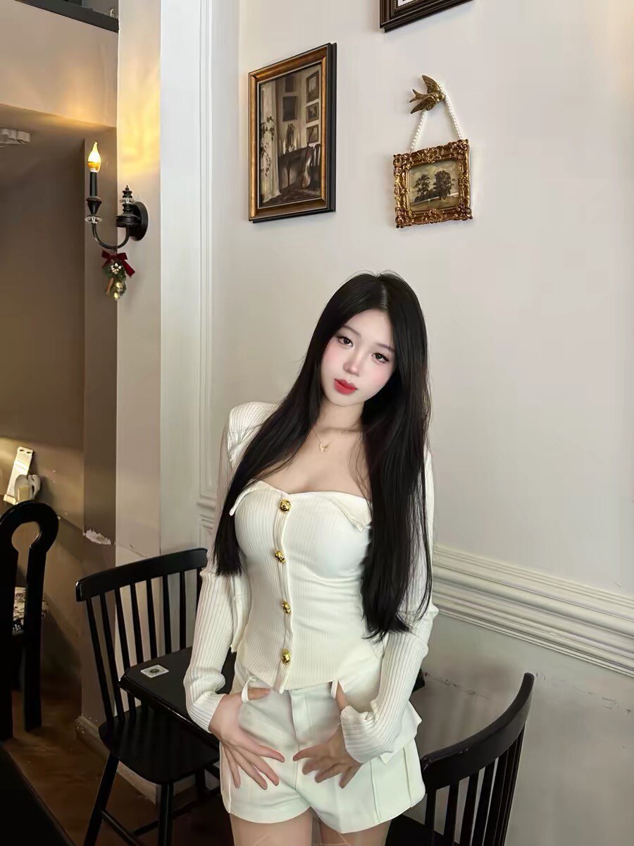 luna潞娜性感抹胸上衣 秋冬背心修身显瘦 自带胸垫省心方便 内搭外穿都时髦