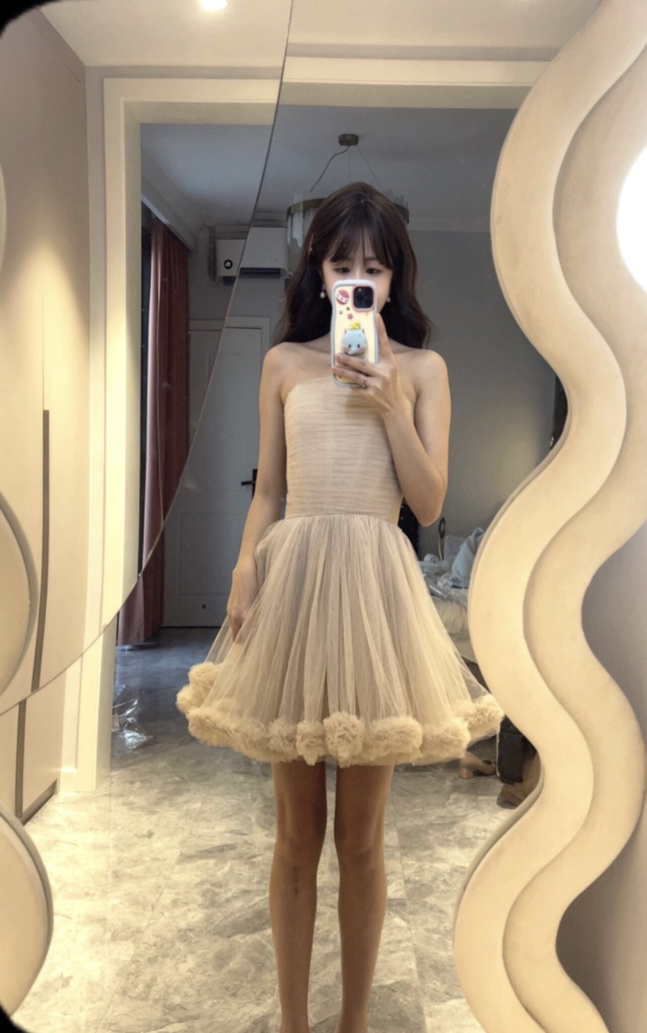 Supermodel Studio卜斯斯「轻纱梦境」重工礼服：十四米耗料的手工压褶美学