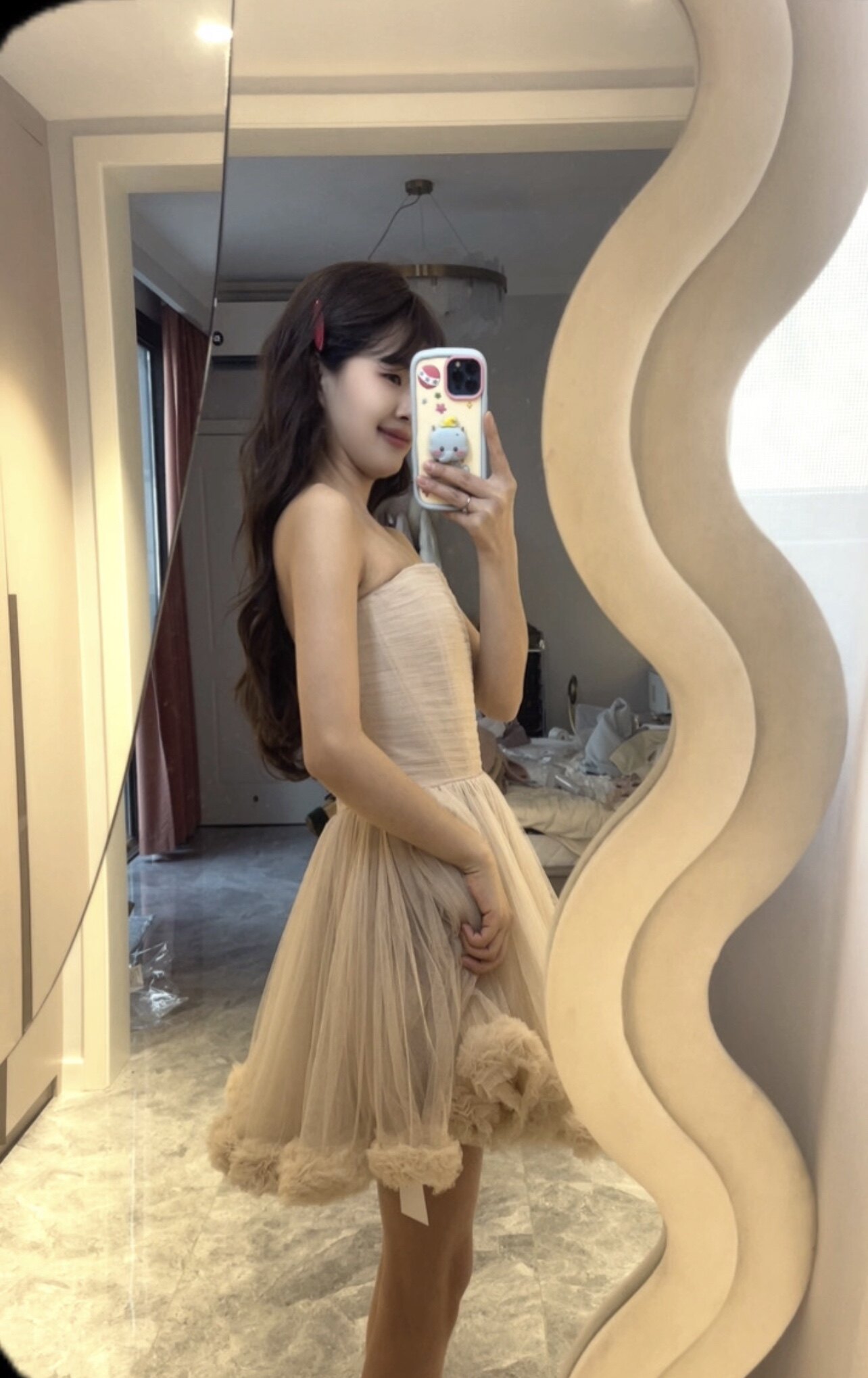 Supermodel Studio卜斯斯「轻纱梦境」重工礼服：十四米耗料的手工压褶美学