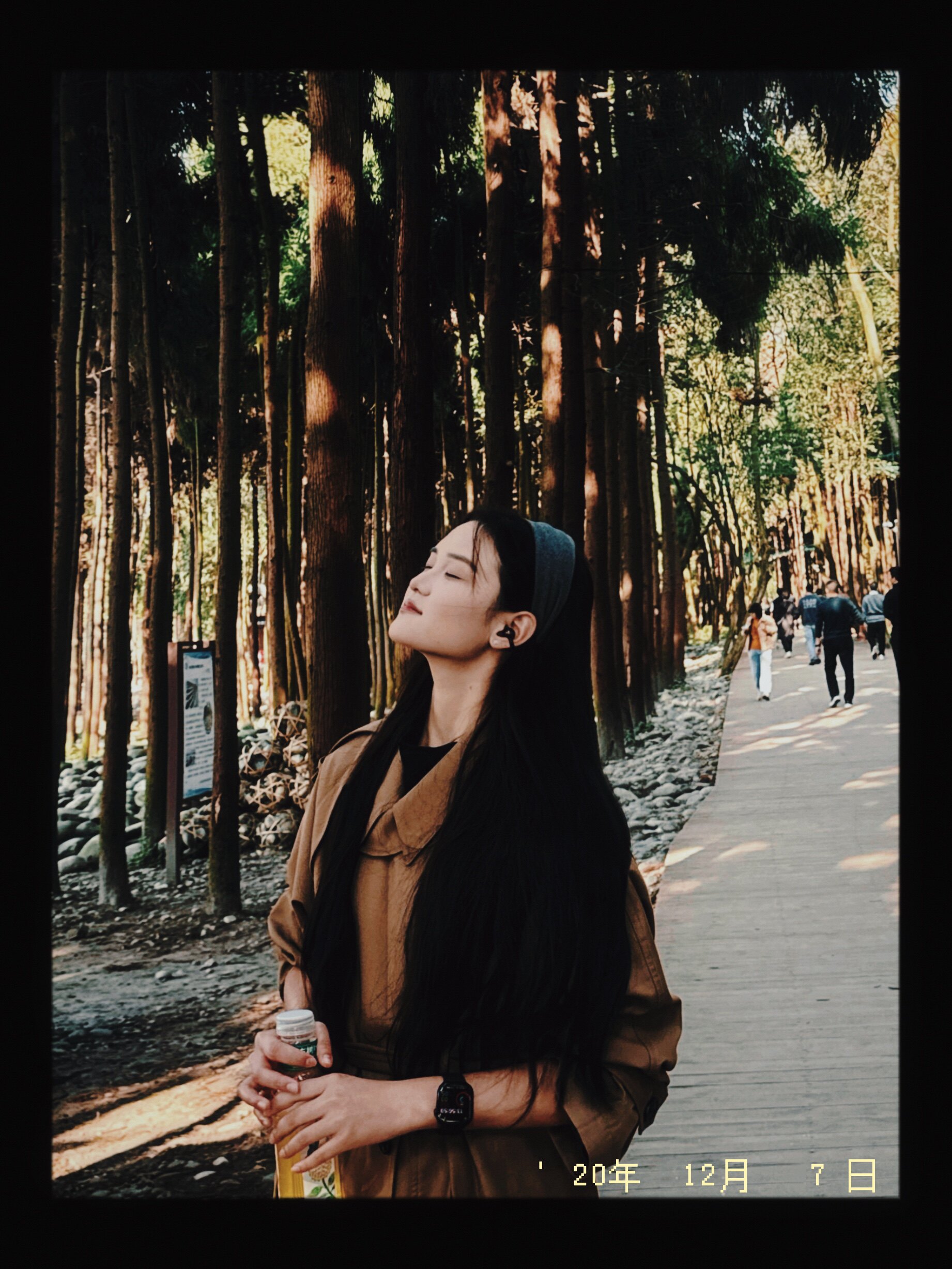 解锁法式优雅密码——周淼ZHOUMIAO"巴黎旧梦"风衣穿搭图鉴