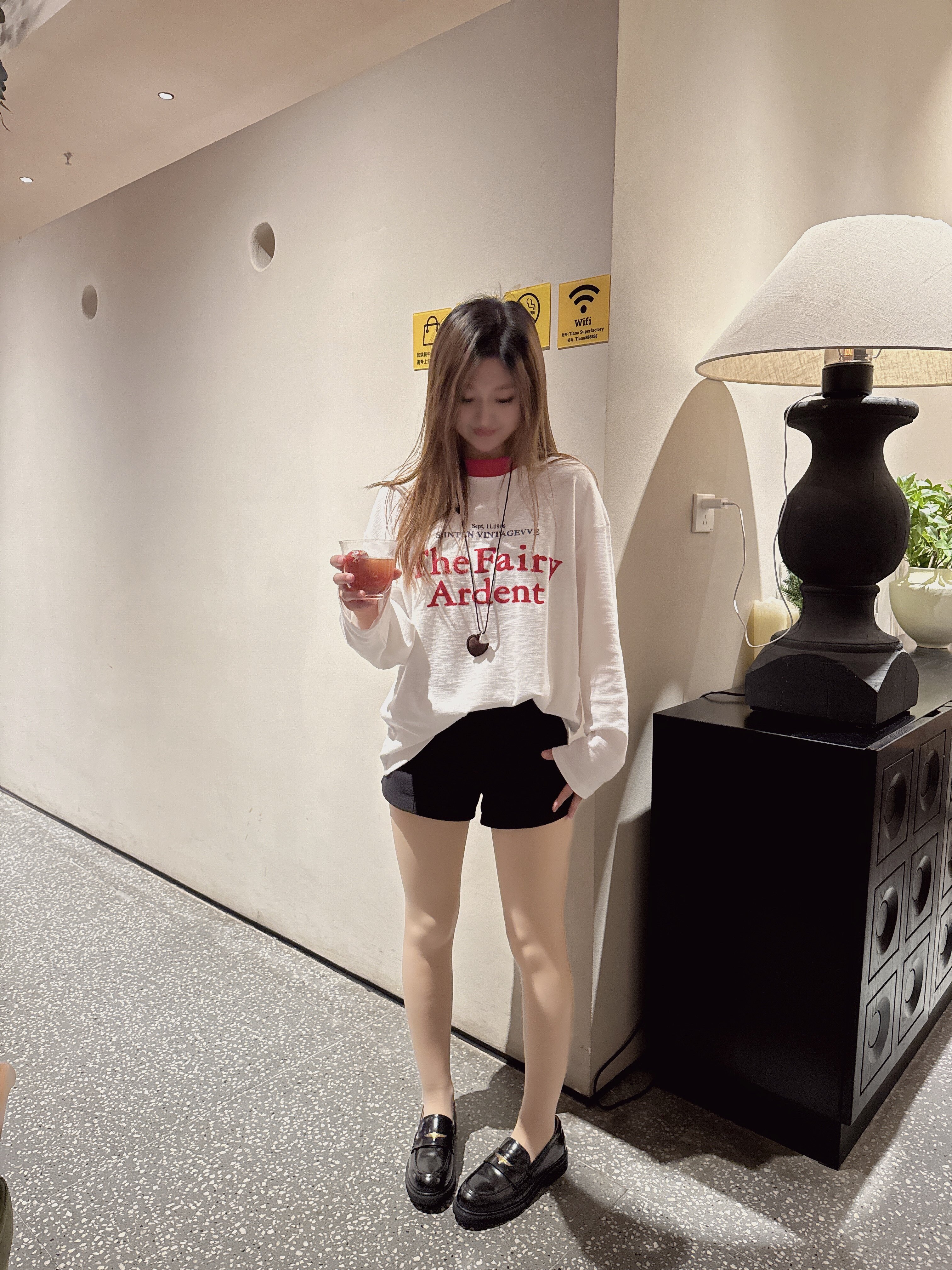 宋佳同款百丽海鸥乐福鞋2.0：厚底真皮的英伦飒爽美学