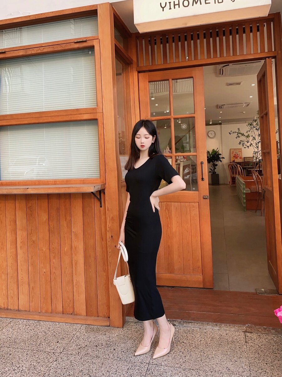 达芙妮夏季法式裸色高跟鞋 尖头细跟拉长比例 婚鞋通勤两相宜 气质百搭