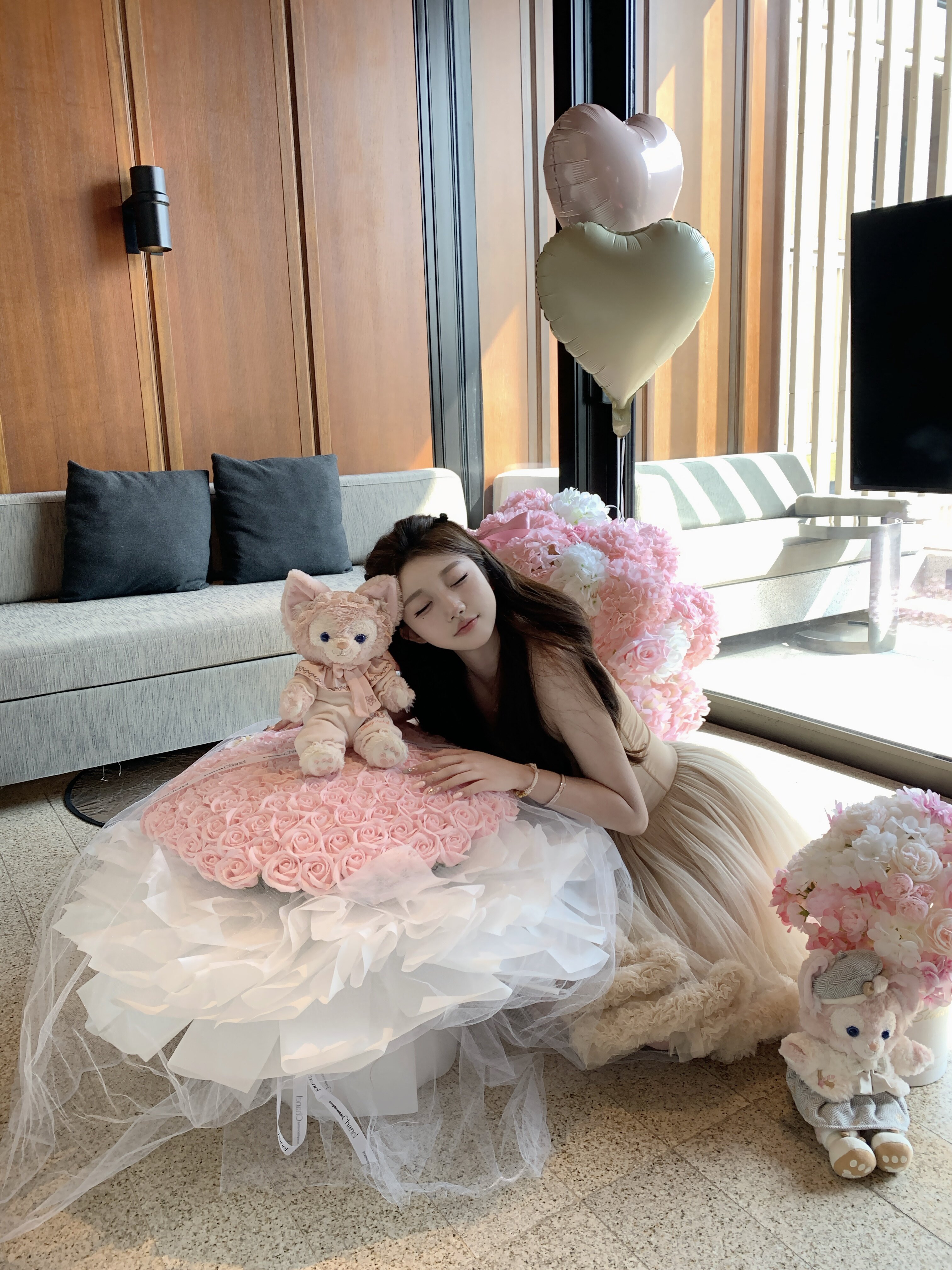 Supermodel Studio卜斯斯「轻纱梦境」重工礼服：十四米耗料的手工压褶美学