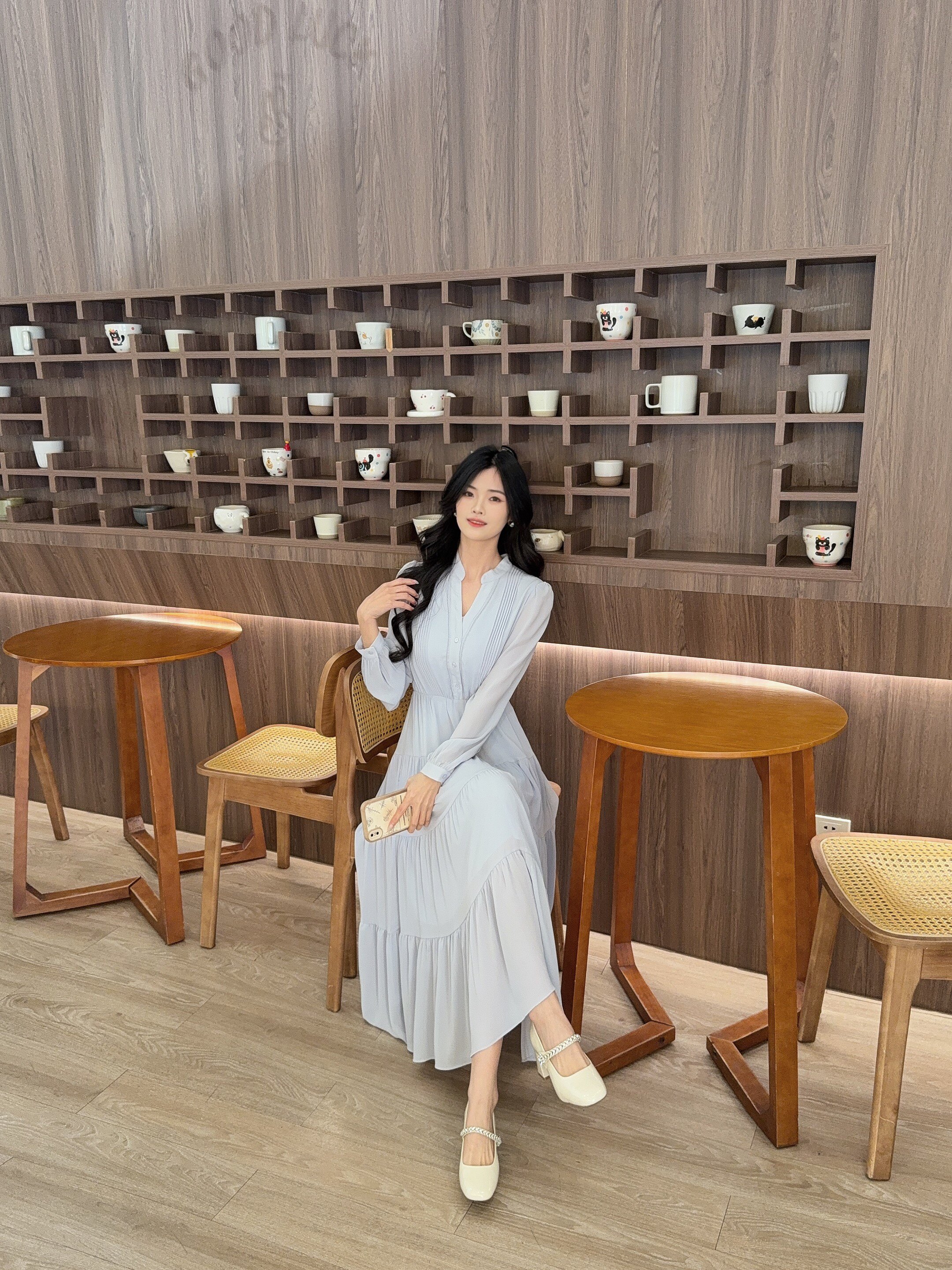 孙乐言毛晓彤同款百丽「白月光」红色高跟玛丽珍单鞋：脚踝间的复古红玫瑰