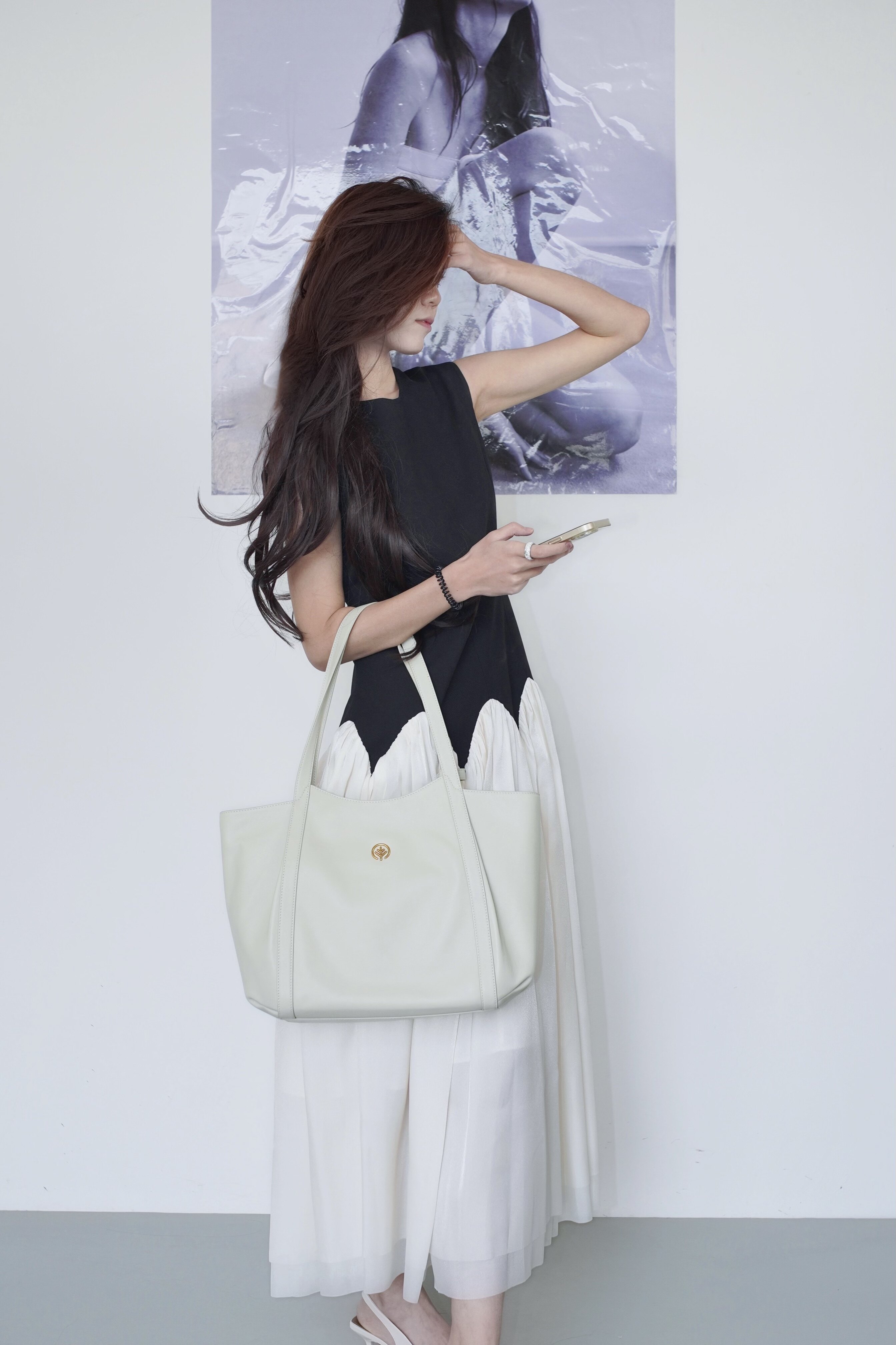 明星同款BAGTREE包包树「晚枫包」：植鞣牛皮的时光养色美学