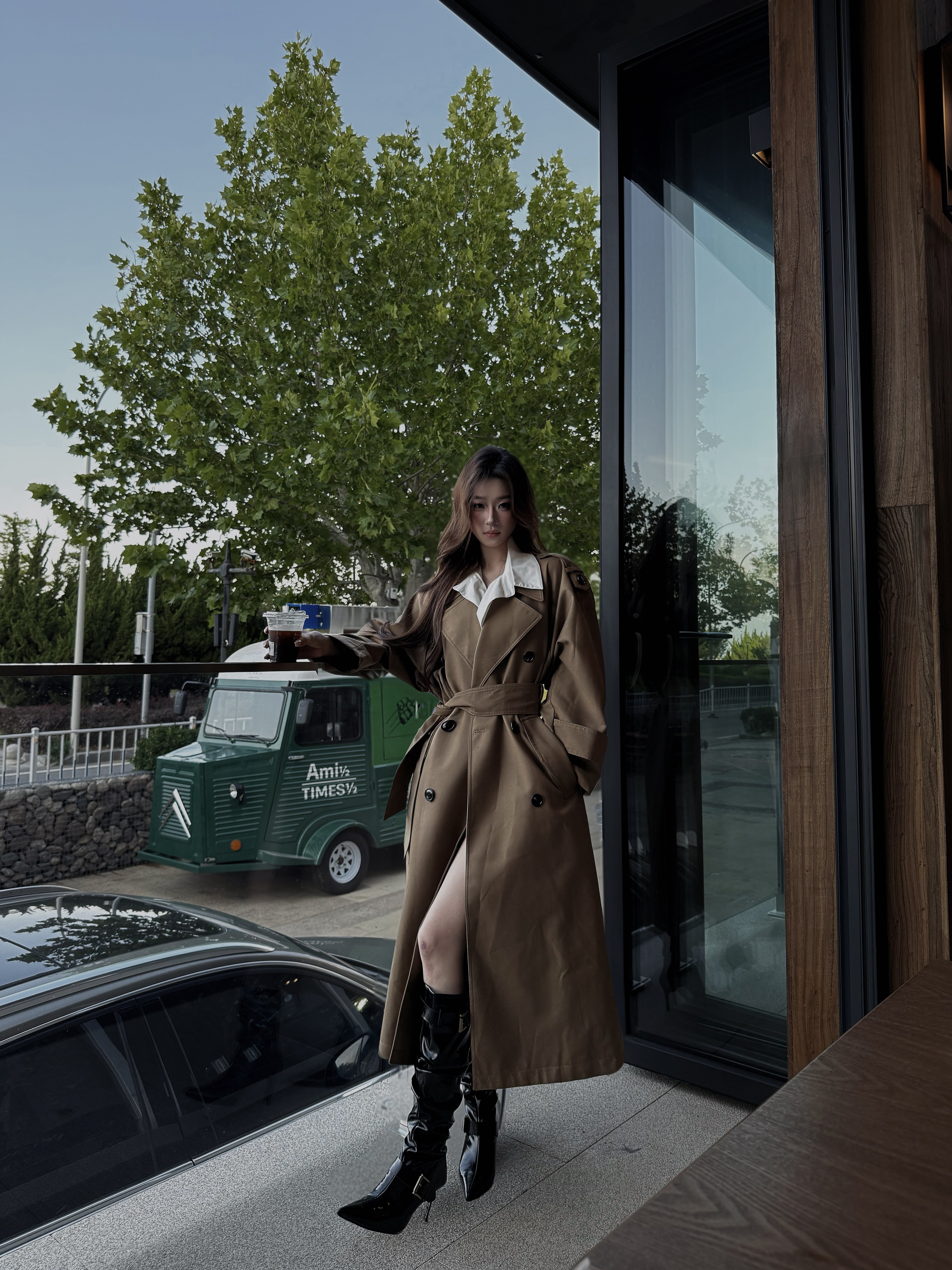 解锁法式优雅密码——周淼ZHOUMIAO"巴黎旧梦"风衣穿搭图鉴