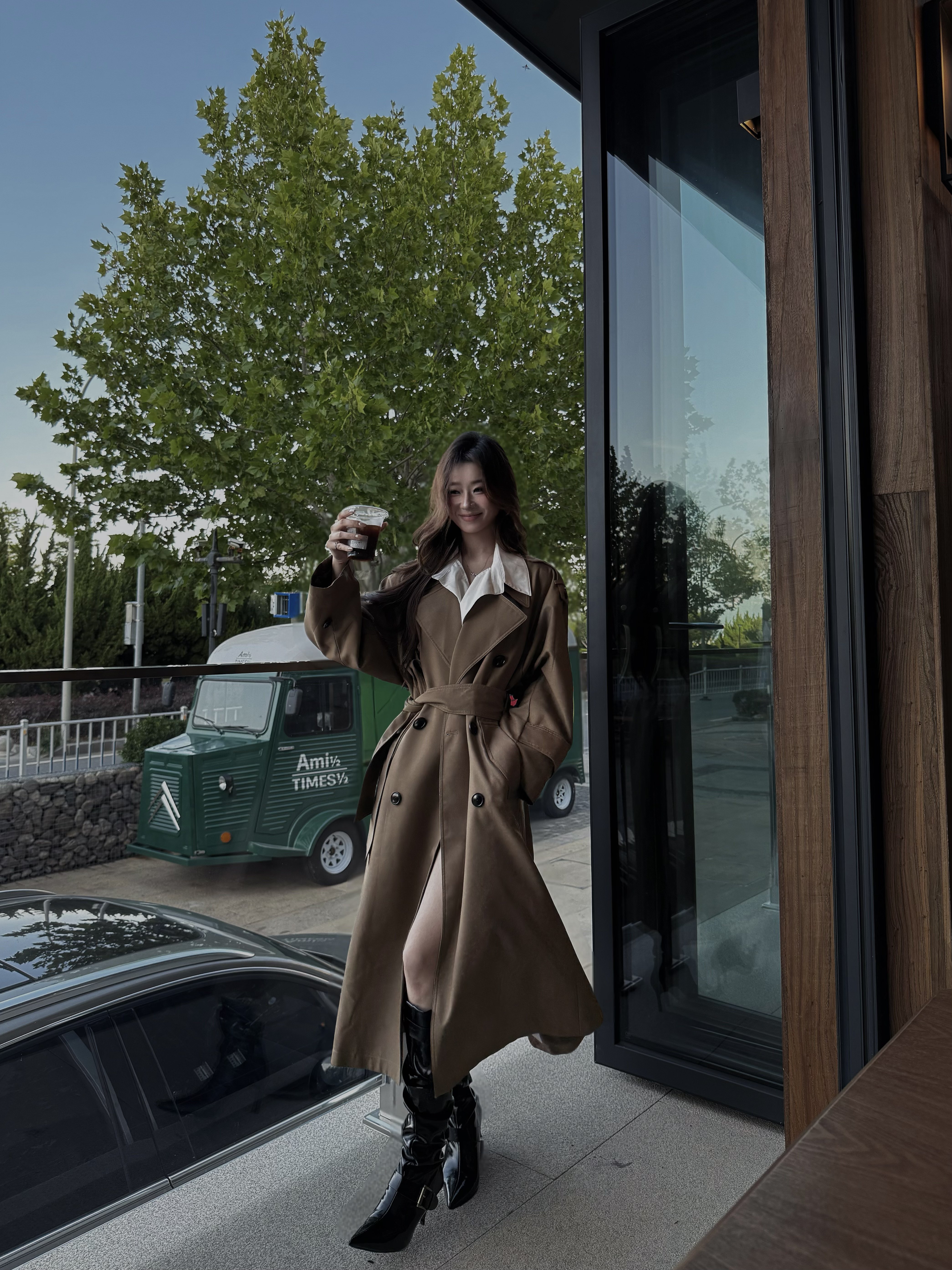 解锁法式优雅密码——周淼ZHOUMIAO"巴黎旧梦"风衣穿搭图鉴