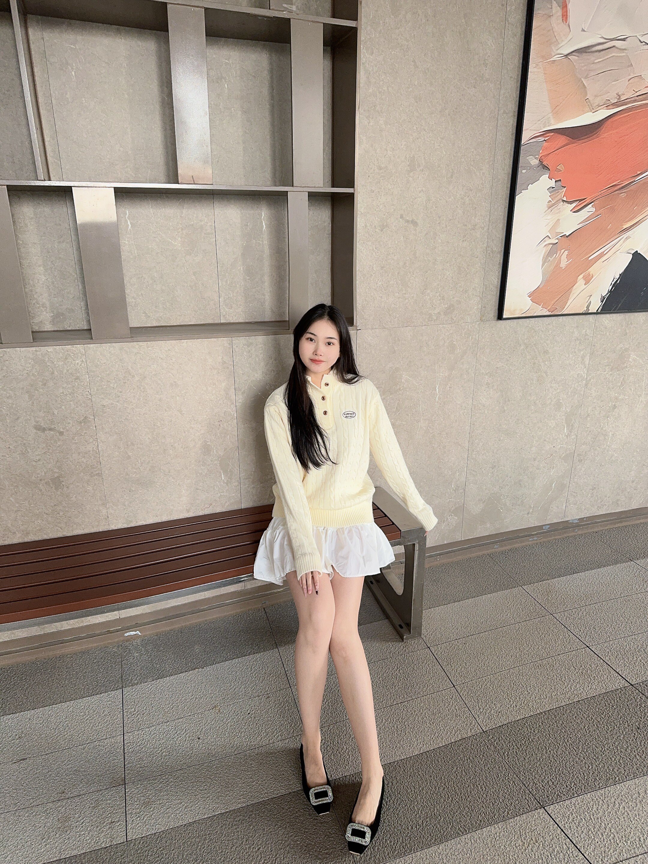 「倾城之恋」Nine West/玖熙方扣单鞋：法式平底鞋的水钻优雅美学