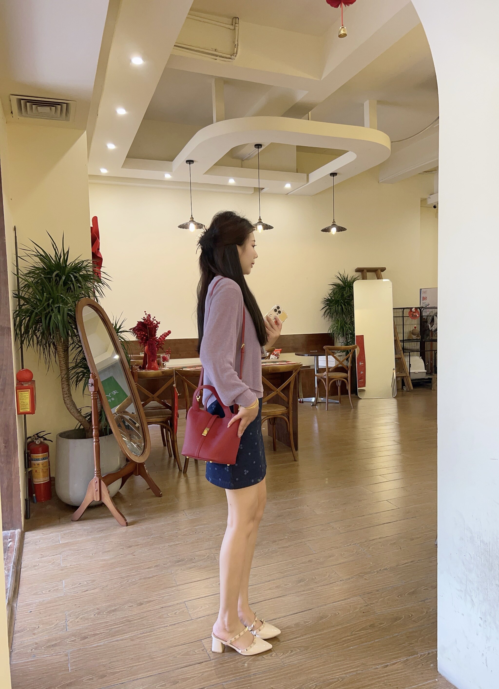 母亲节礼物优选！百丽真皮菜篮子妈妈包 红色喜庆大气 手提水桶包型大容量实用