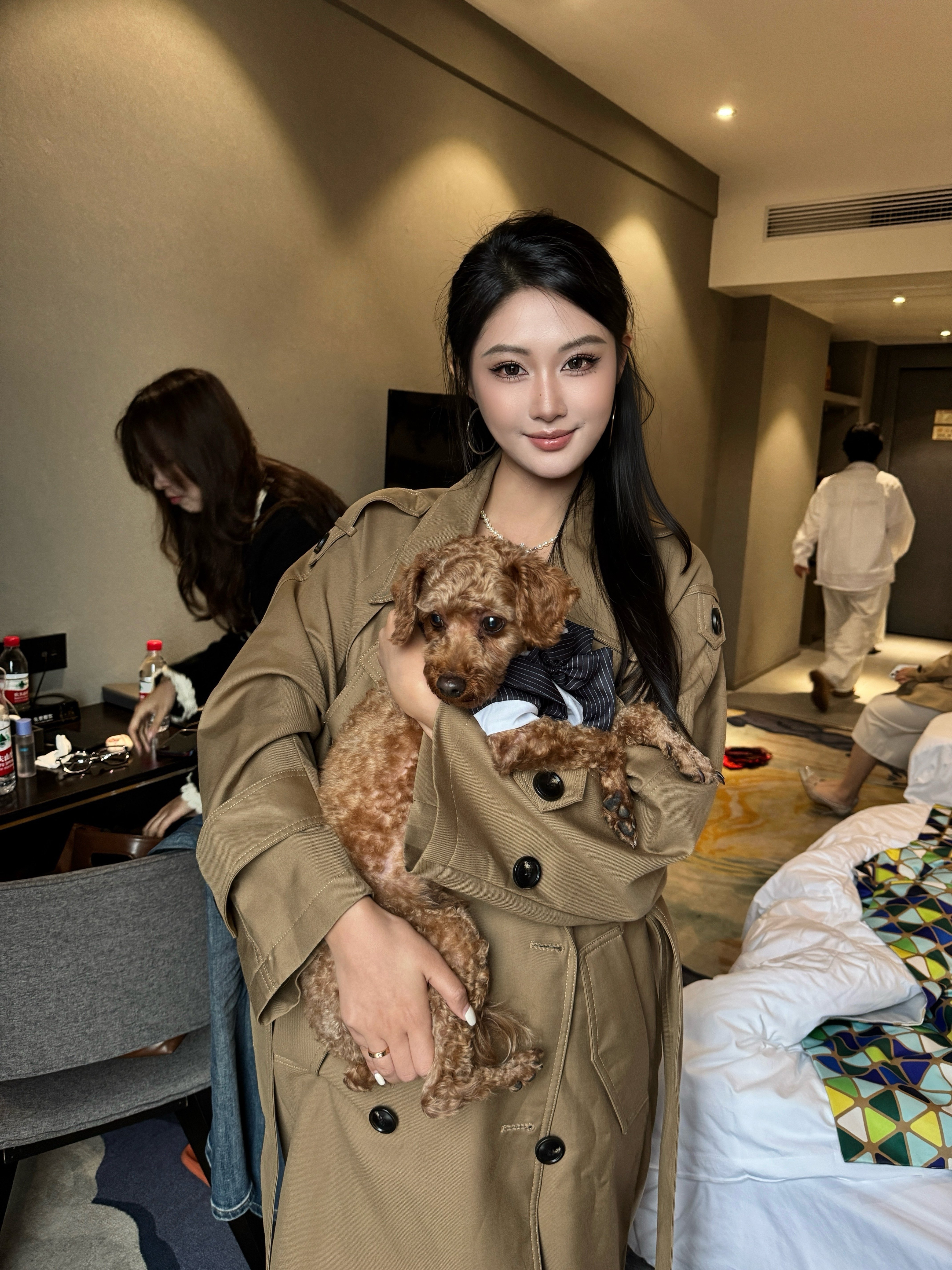 解锁法式优雅密码——周淼ZHOUMIAO"巴黎旧梦"风衣穿搭图鉴