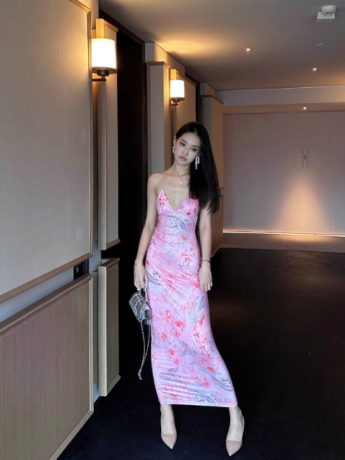 达芙妮夏季法式裸色高跟鞋 尖头细跟拉长比例 婚鞋通勤两相宜 气质百搭