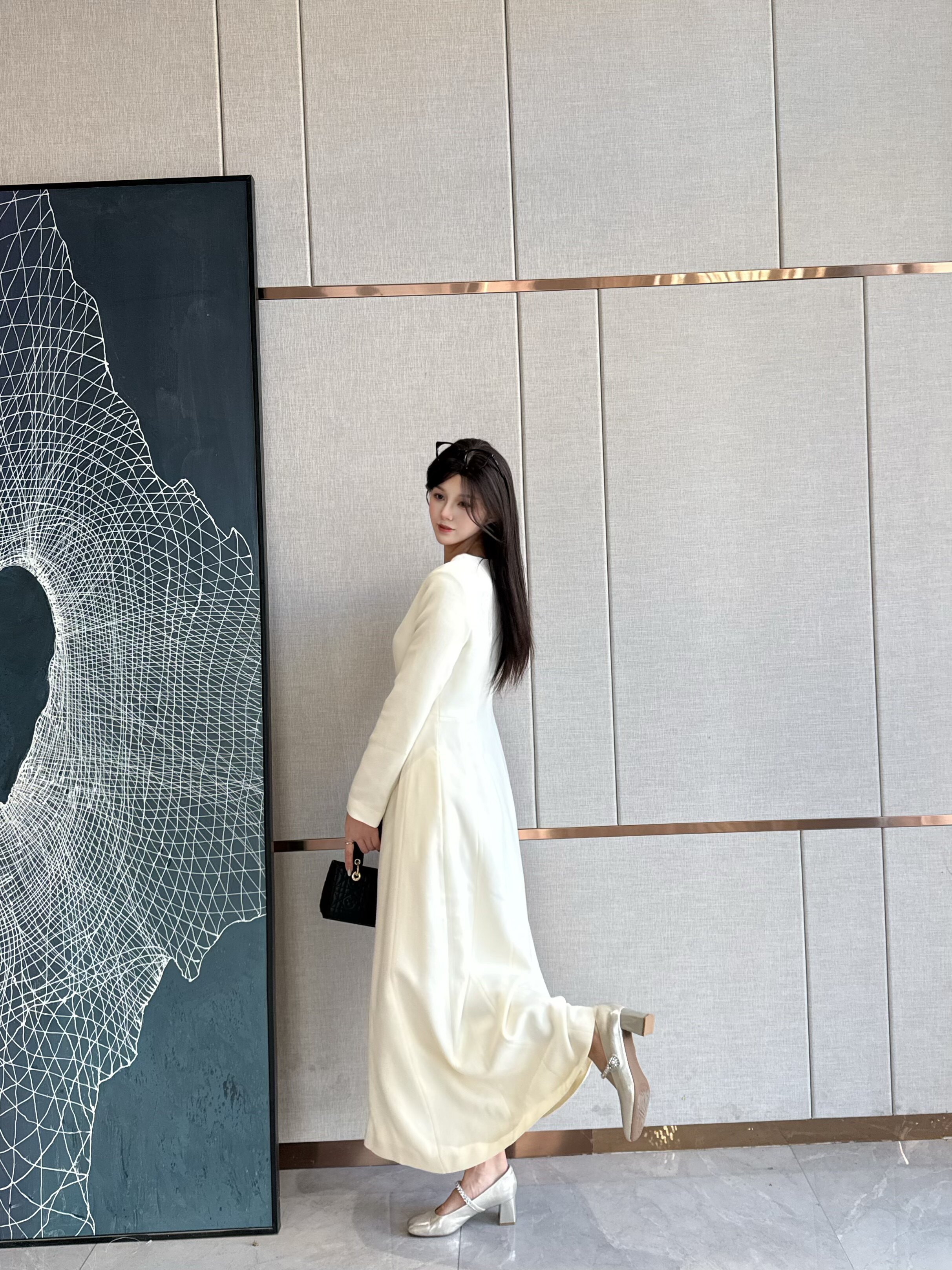 孙乐言毛晓彤同款百丽「白月光」红色高跟玛丽珍单鞋：脚踝间的复古红玫瑰