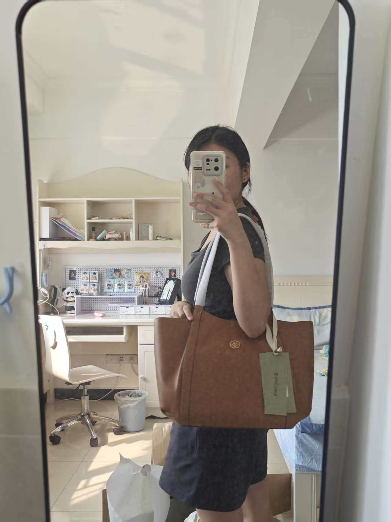 明星同款BAGTREE包包树「晚枫包」：植鞣牛皮的时光养色美学