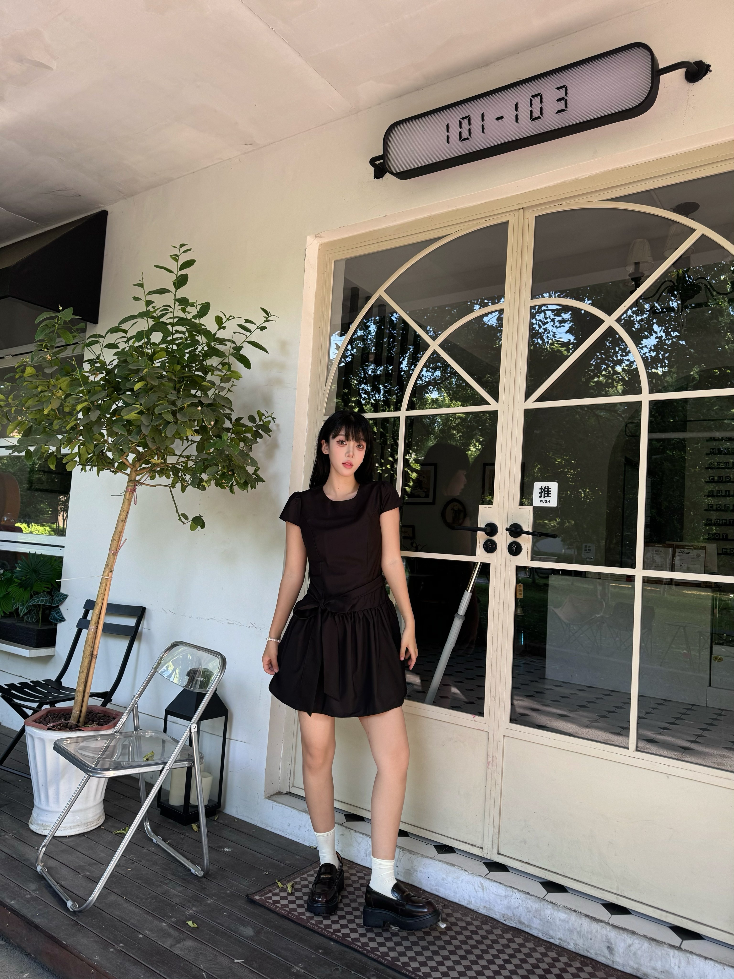 宋佳同款百丽海鸥乐福鞋2.0：厚底真皮的英伦飒爽美学