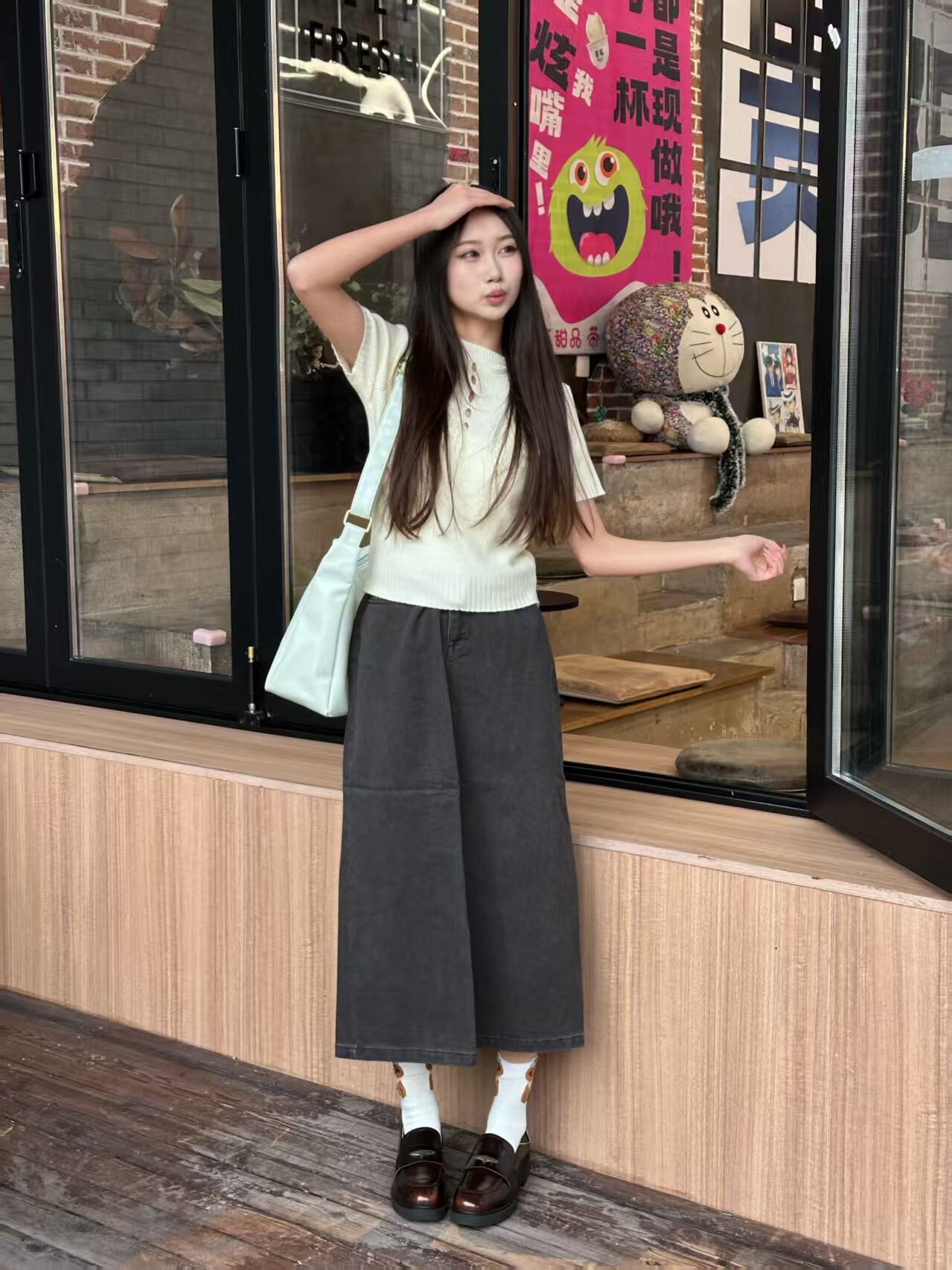 宋佳同款百丽海鸥乐福鞋2.0：厚底真皮的英伦飒爽美学