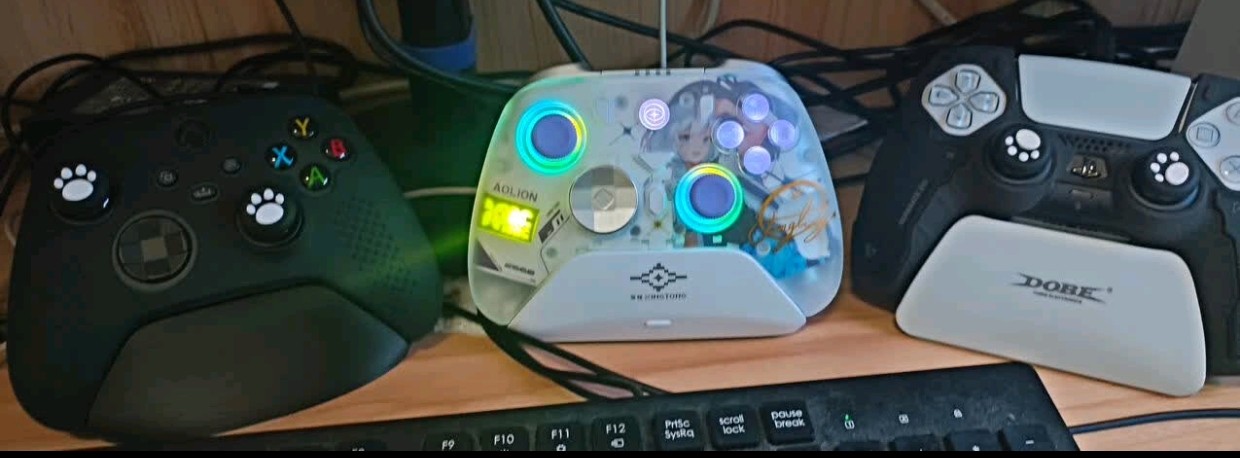 AOLION澳加狮K20游戏手柄星瞳联名款无线手柄支援PC Switch2 iOS安卓