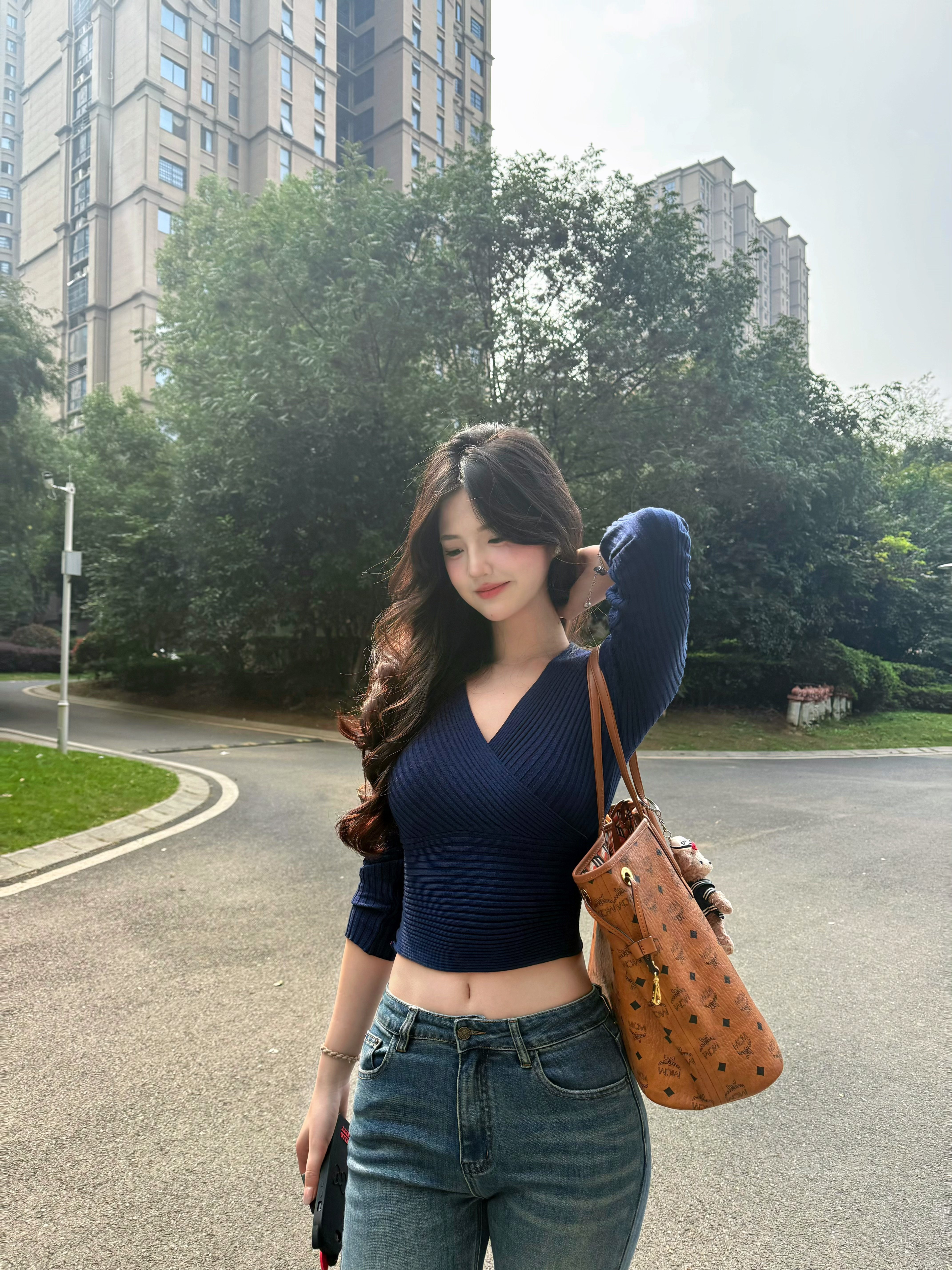 ABWLR秋冬复古微喇牛仔裤:高腰马蹄的显腿长神裤