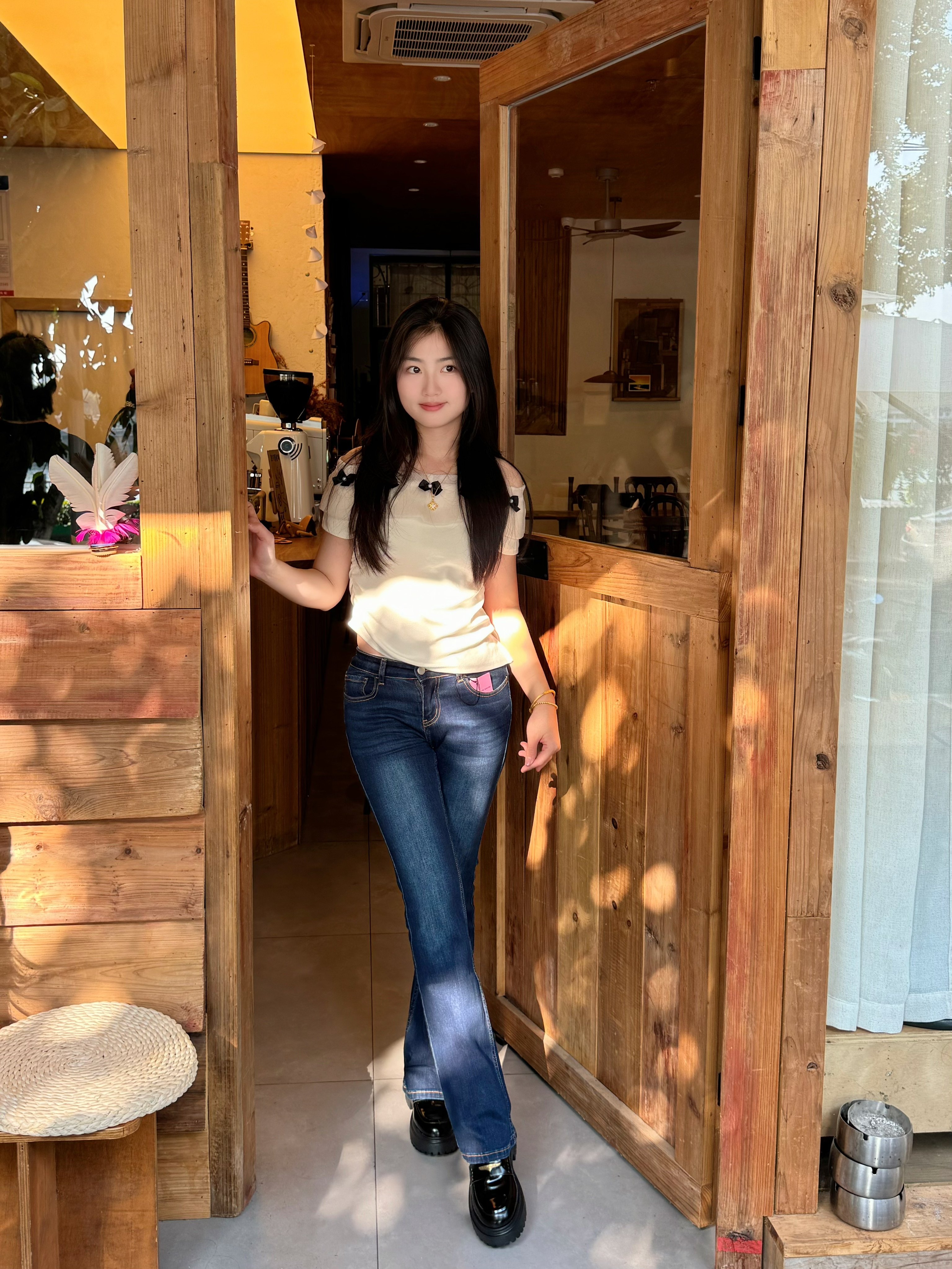 宋佳同款百丽海鸥乐福鞋2.0：厚底真皮的英伦飒爽美学