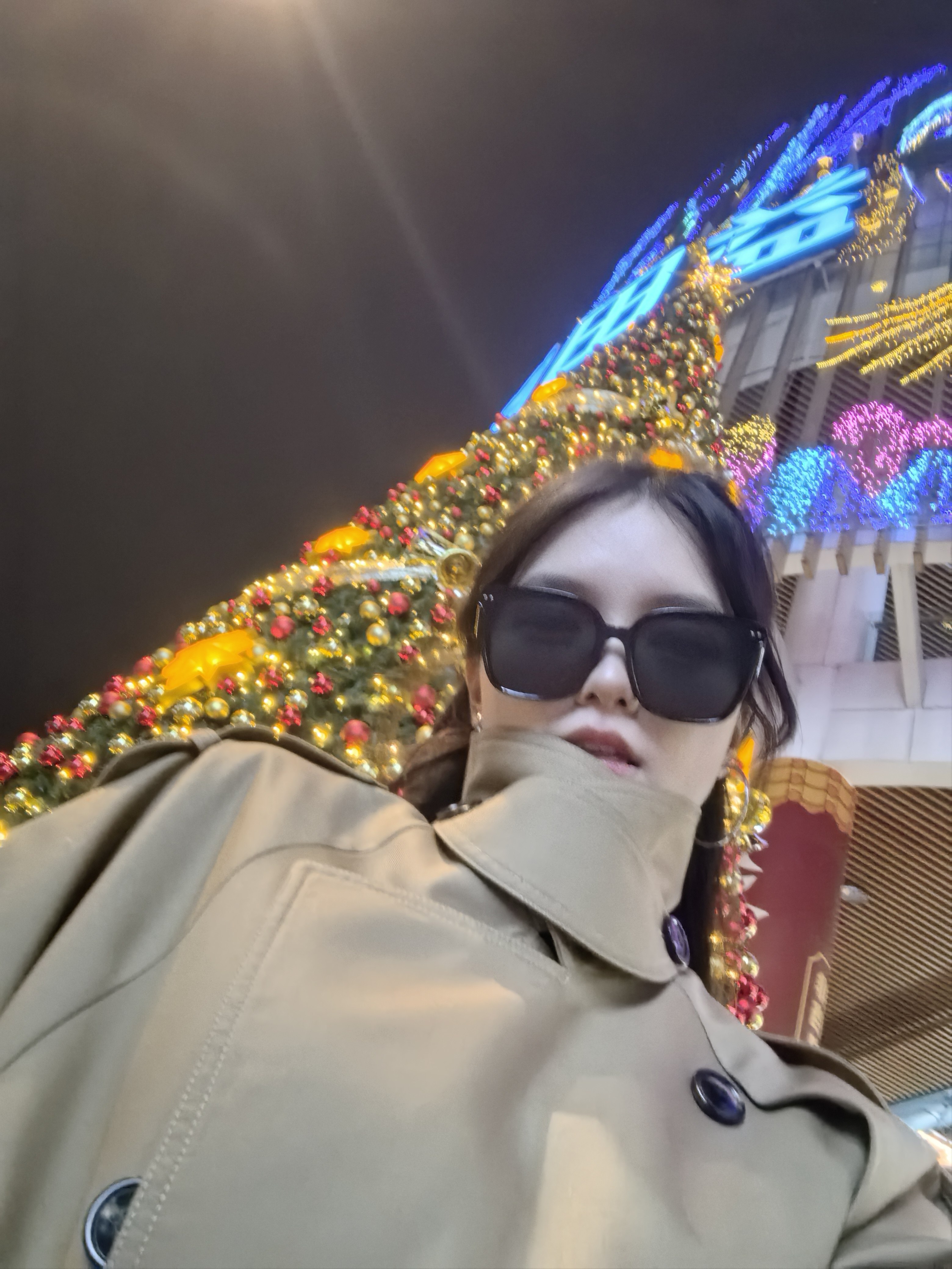 解锁法式优雅密码——周淼ZHOUMIAO"巴黎旧梦"风衣穿搭图鉴