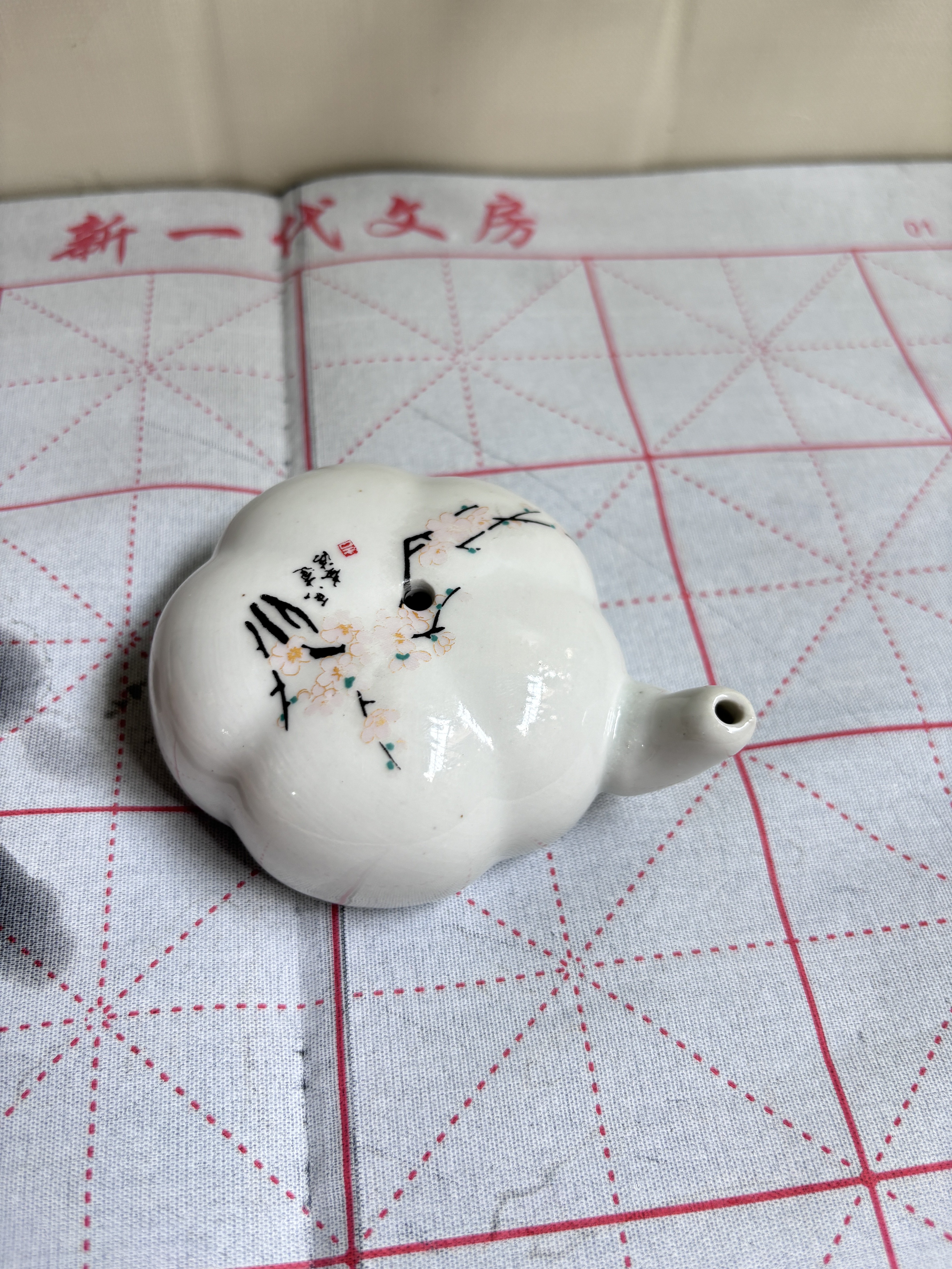 书法专用陶瓷滴水器创意水滴形砚滴壶国画研磨用滴水器玉水湖文房四宝