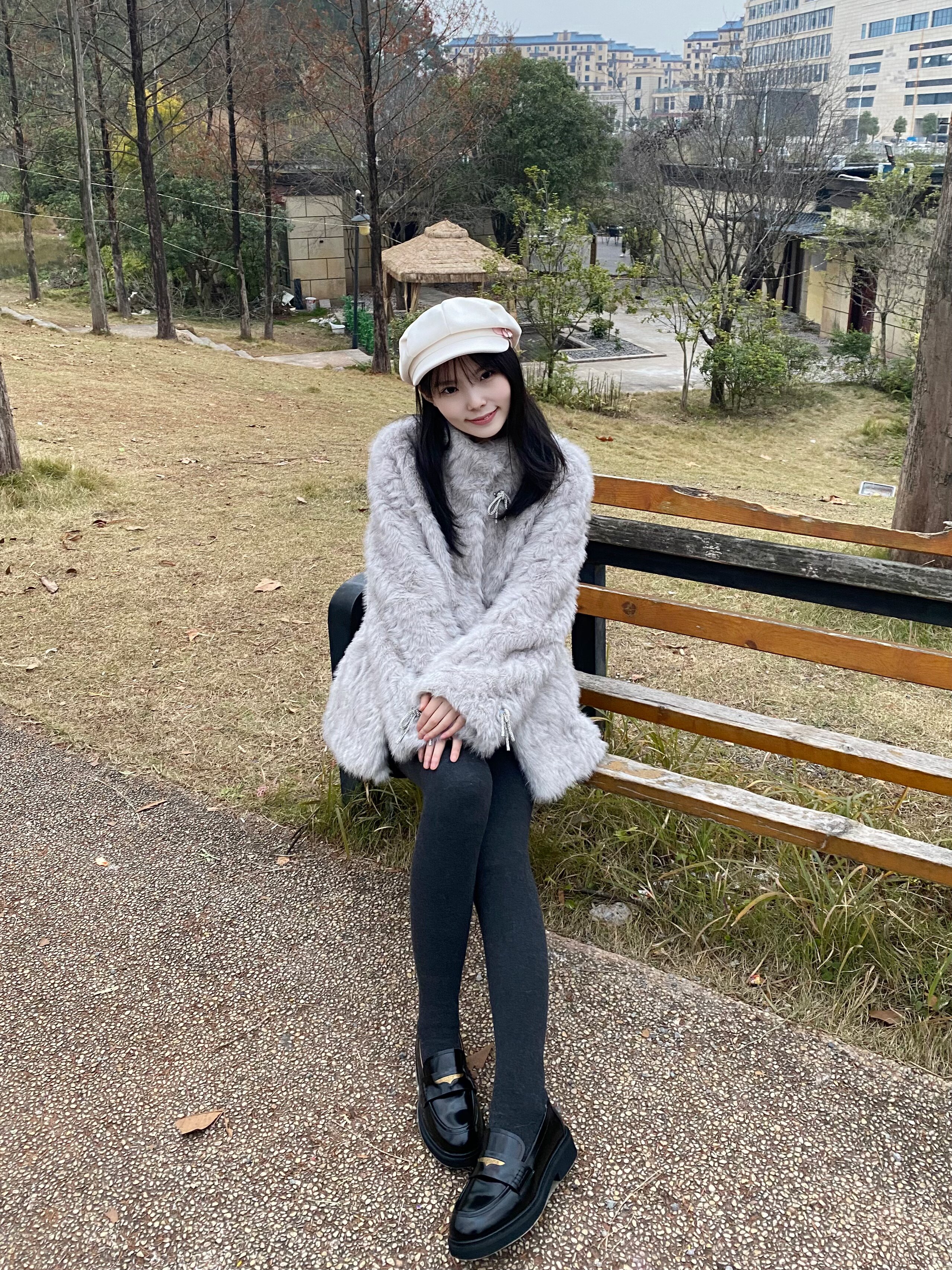 宋佳同款百丽海鸥乐福鞋2.0：厚底真皮的英伦飒爽美学