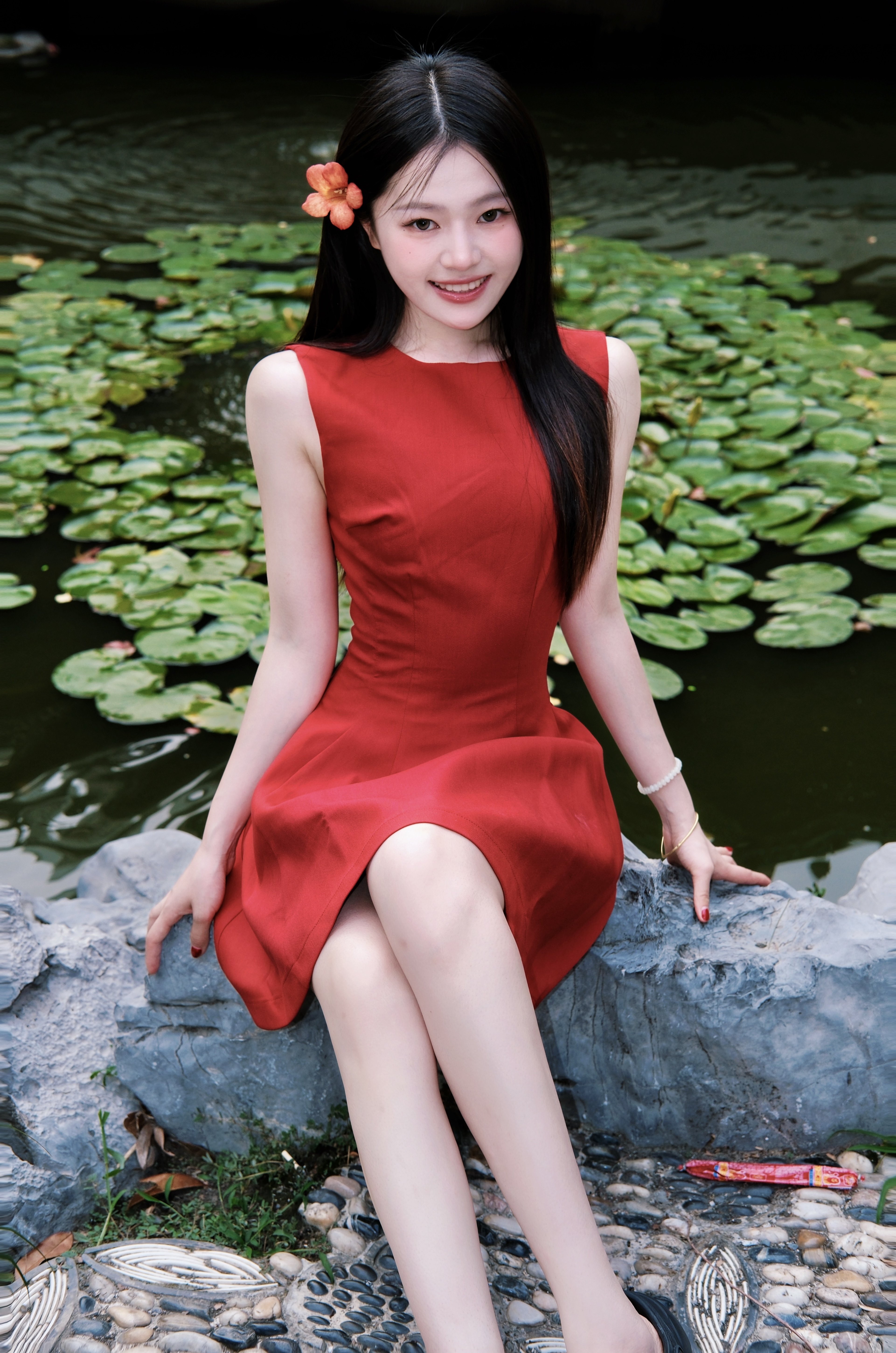 舒胡蕾夏日生日裙 法式无袖收腰设计 显瘦显高拉长比例 高级感气质满分