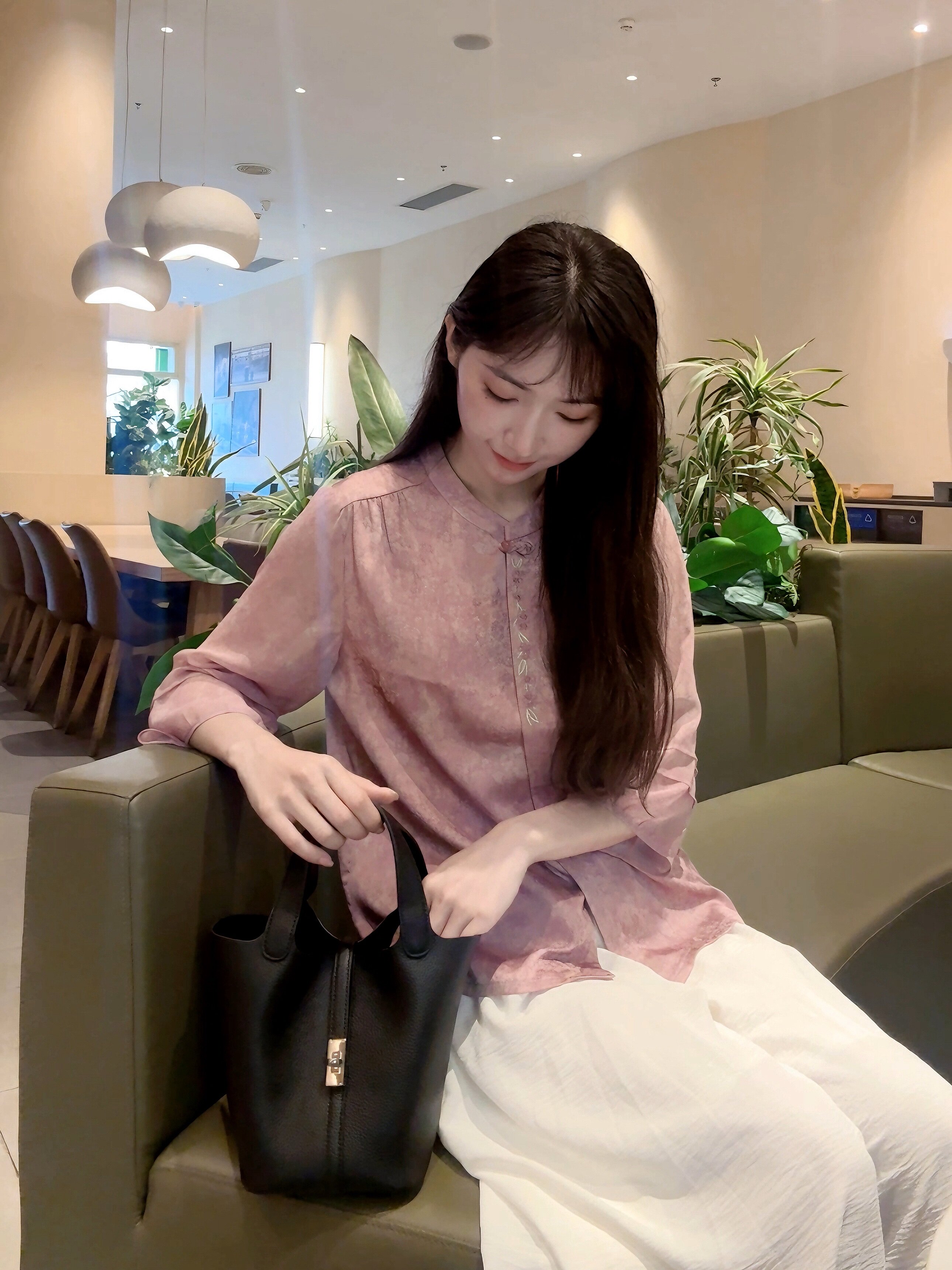 母亲节礼物优选！百丽真皮菜篮子妈妈包 红色喜庆大气 手提水桶包型大容量实用