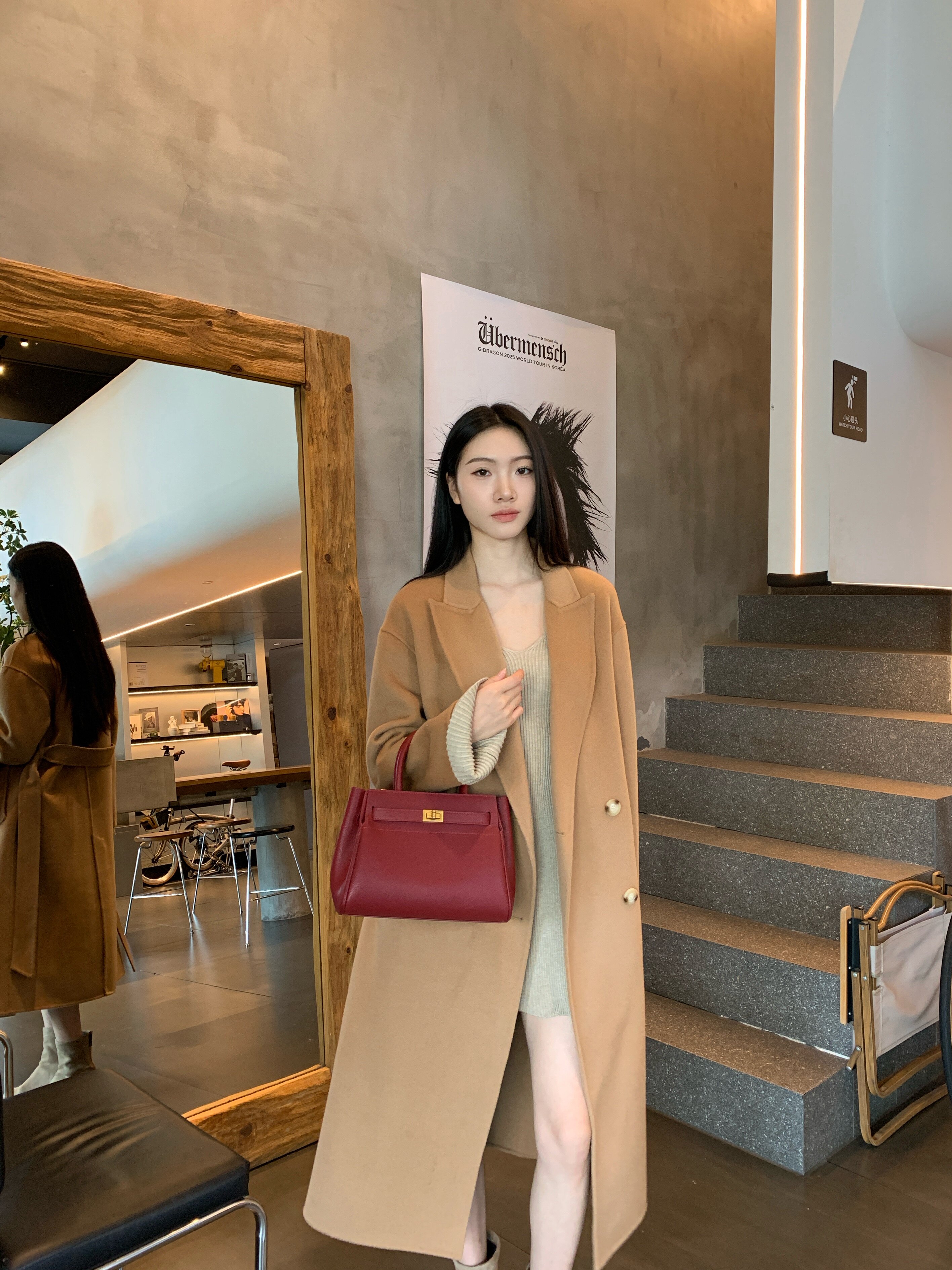 百丽红色新娘婚包 大容量设计装下红包手机 手提斜挎两用更实用