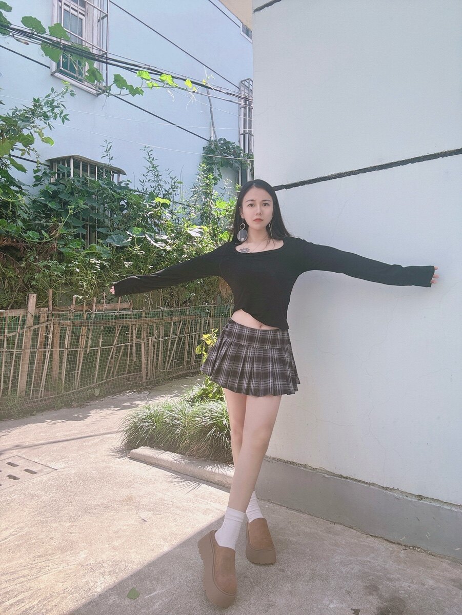 cvrv勃肯包头半拖鞋：7.5cm松糕底的春日慵懒显高美学