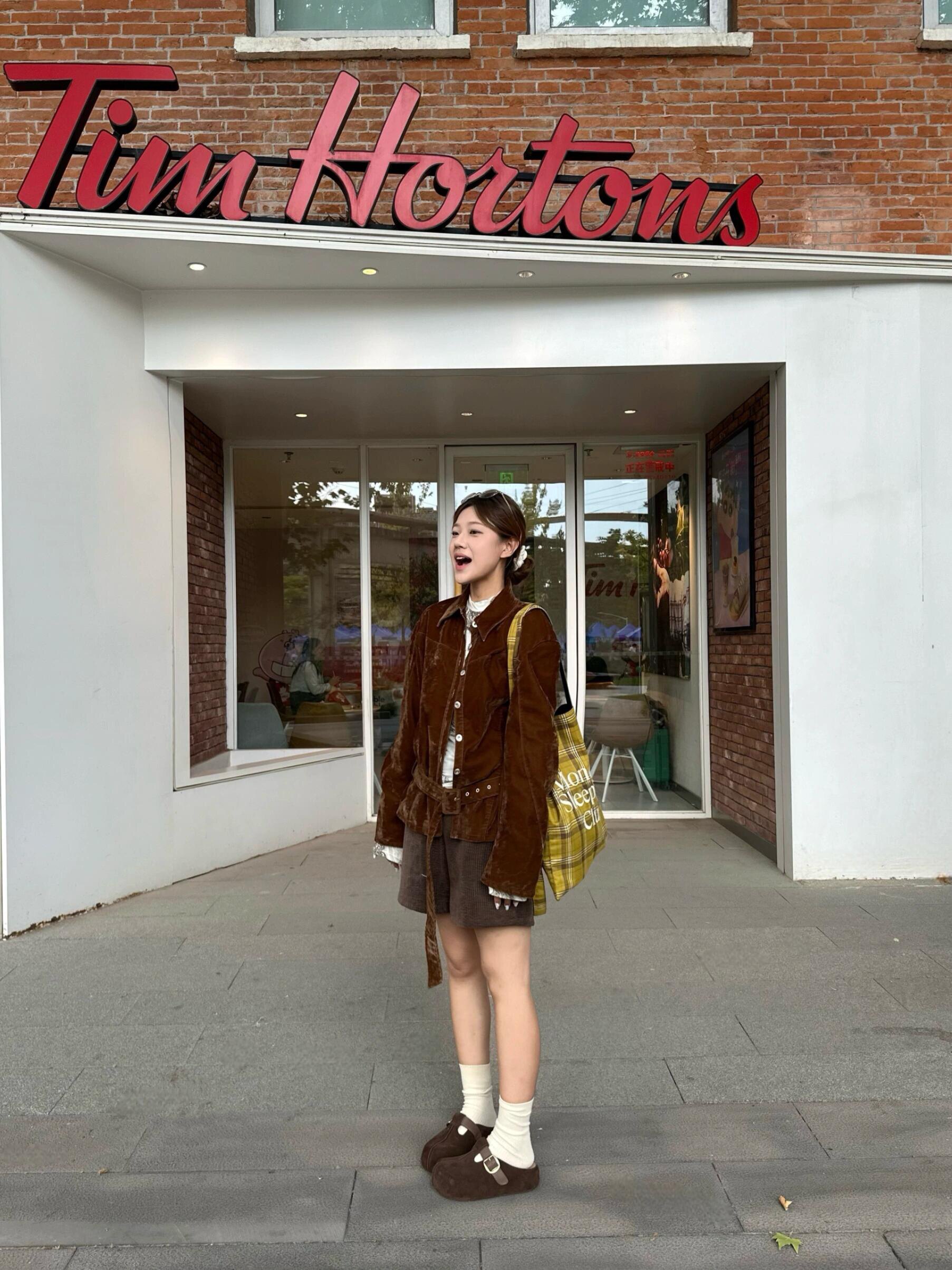 周雨彤同款百丽2代勃肯鞋 厚底花生吐司设计 软弹舒适如踩面包 包头可外穿休闲时髦