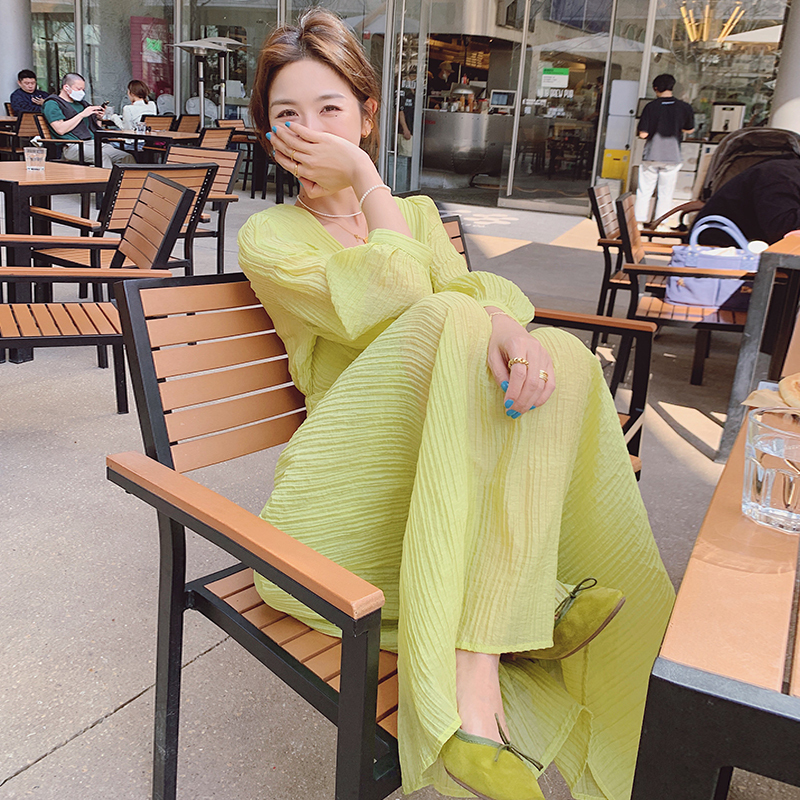 Women's Fashion Yellow Elegant Dress Women's 2024 Autumn New French Retro V Neck Pleated High Waist A-Line Skirt