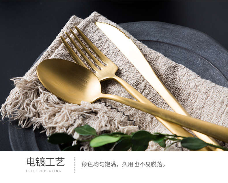 Porcelain soul steak knife and fork spoon plate suit high - end home web celebrity. A full range of children 's tableware to eat western food knife and fork