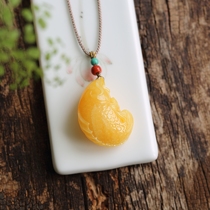 Shangshi Qingling natural amber beeswax carp pendant Sugong carved sweater chain men and women pendant gift Koi