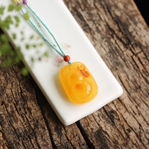 Natural amber beeswax pendant pendant chicken oil yellow dense wax raw stone original ore carving male lady necklace sweater chain