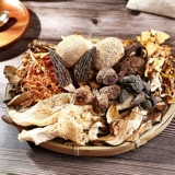 冠耳 Джиужэнь грибной суп с сморками и тушеным куриным супом из мацутаке с грибами и грибными супа