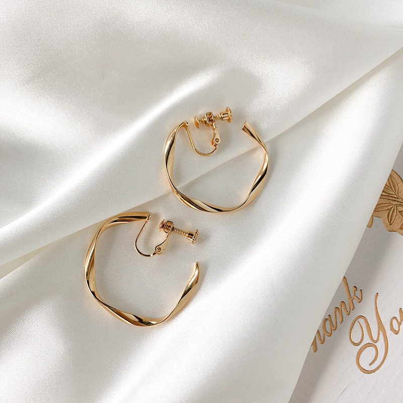 Mousse small d minimalist Temperament Ear Pendant Lukewarm Wind Large Circle Earrings Circle Korean Ear Clip Without Earhole Women's Ear Pin