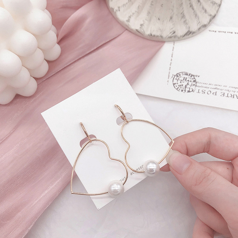 Brief Joins Fashion Stars Heart-shaped Earrings Pearl Loving Earrings Earrings Without Earholes Invisible Ear Clips Korean Woman
