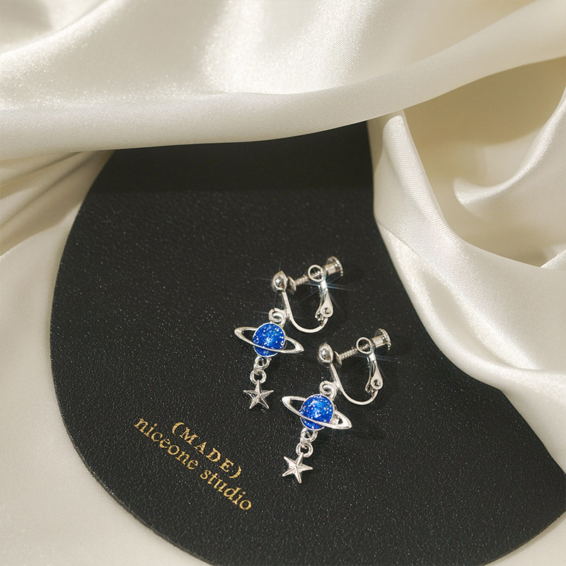 Mousse small d Starry Sky Universe Planet earrings Net red ear needle cold wind asymmetry without ear hole ear clip earrings female