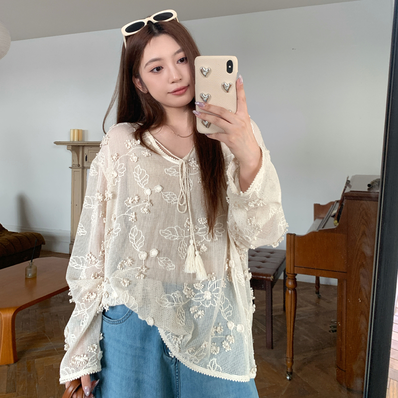 Naz Plus-Size Autumn 100% Cotton Holiday Style Heavy Floral Embroidery Shirt for Plus-Size Women with Lace Hollow-Out Top Naz Plus-Size Autumn 100% Cotton Holiday Style Heavy Floral Embroidery Shirt for Plus-Size Women with Lace Hollow-Out Top