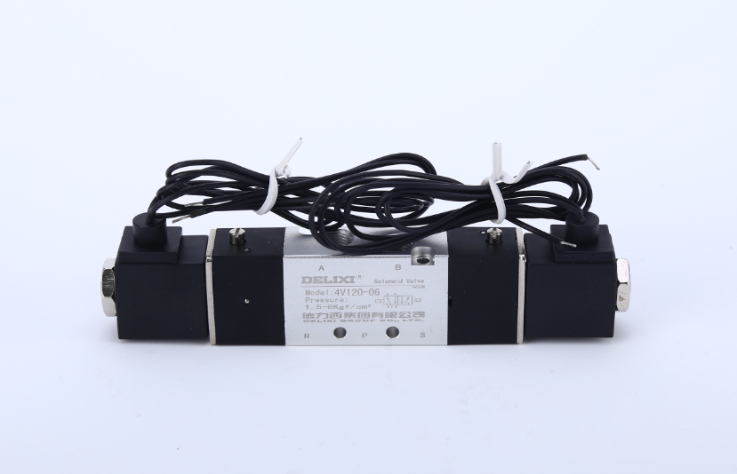 Delixi 4V120-06 solenoid valve 24V 220V two-position five-way 1 minute tooth small solenoid valve